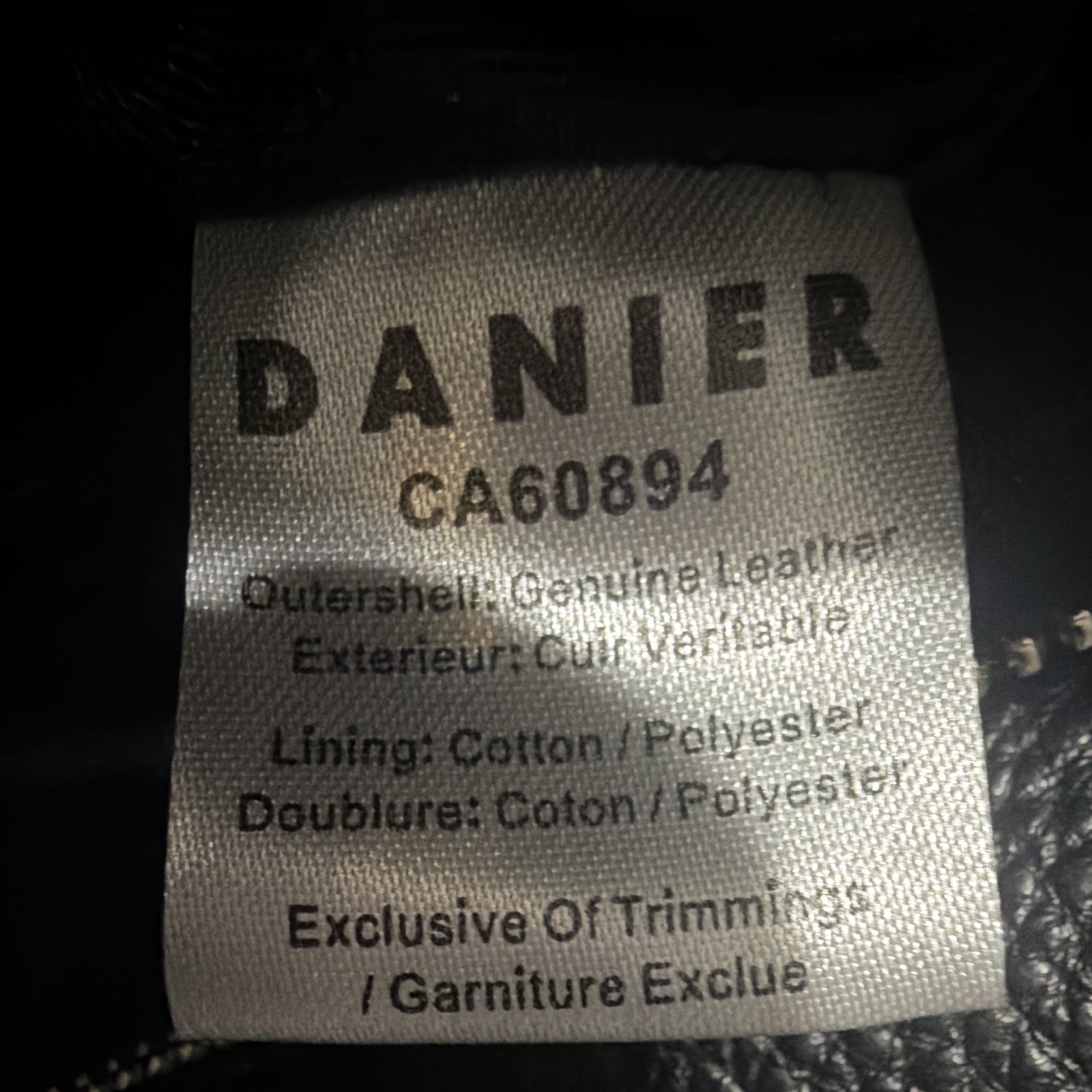 Danier Black Pebbled Shoulder Bag Zip Closure Silver Hardware Lined Pockets