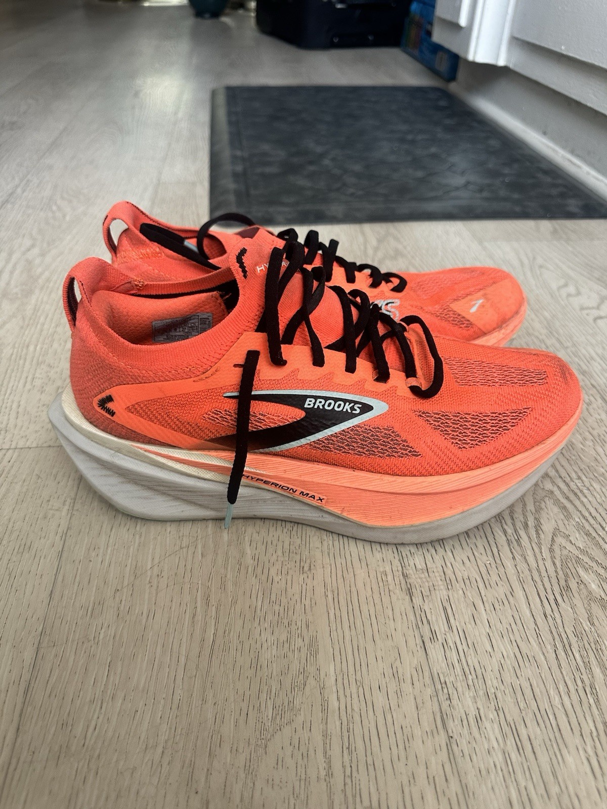 Brooks Hyperion Max 3 – Fiery Coral