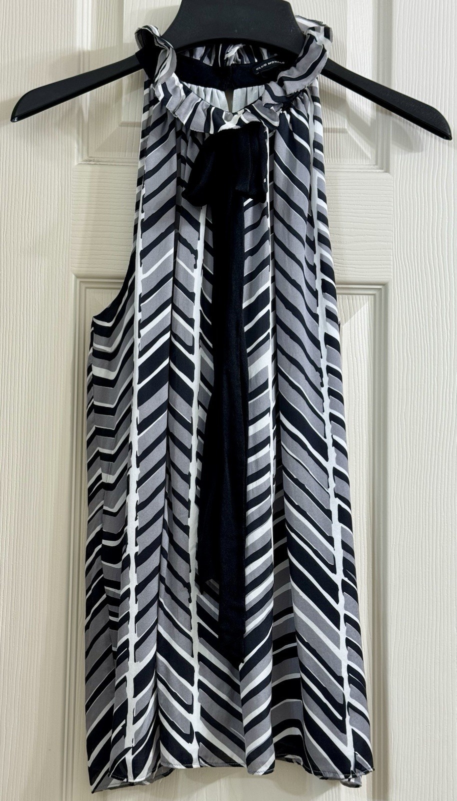 Club Monaco Black & White Striped Sleeveless Blouse Ruffle Neck Tie Front Top