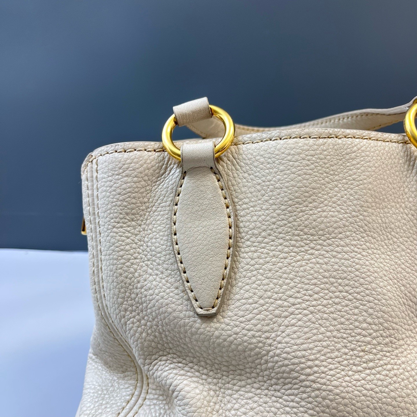 Miu Miu Pre-Owned Authentic Crossbody Bag Off White 28*24*14