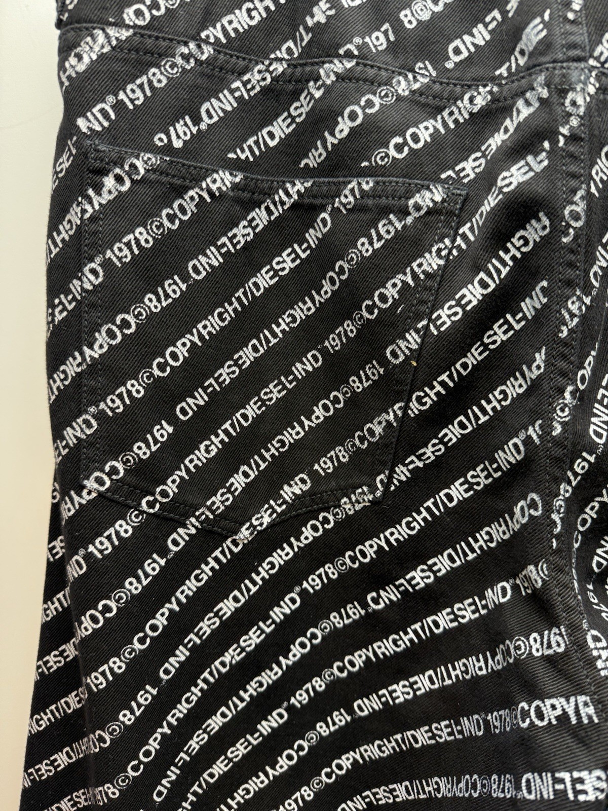 Rare DIESEL D-MACS-SP Jeans Size W36 L32 100% Cotton, Black With All-over Print