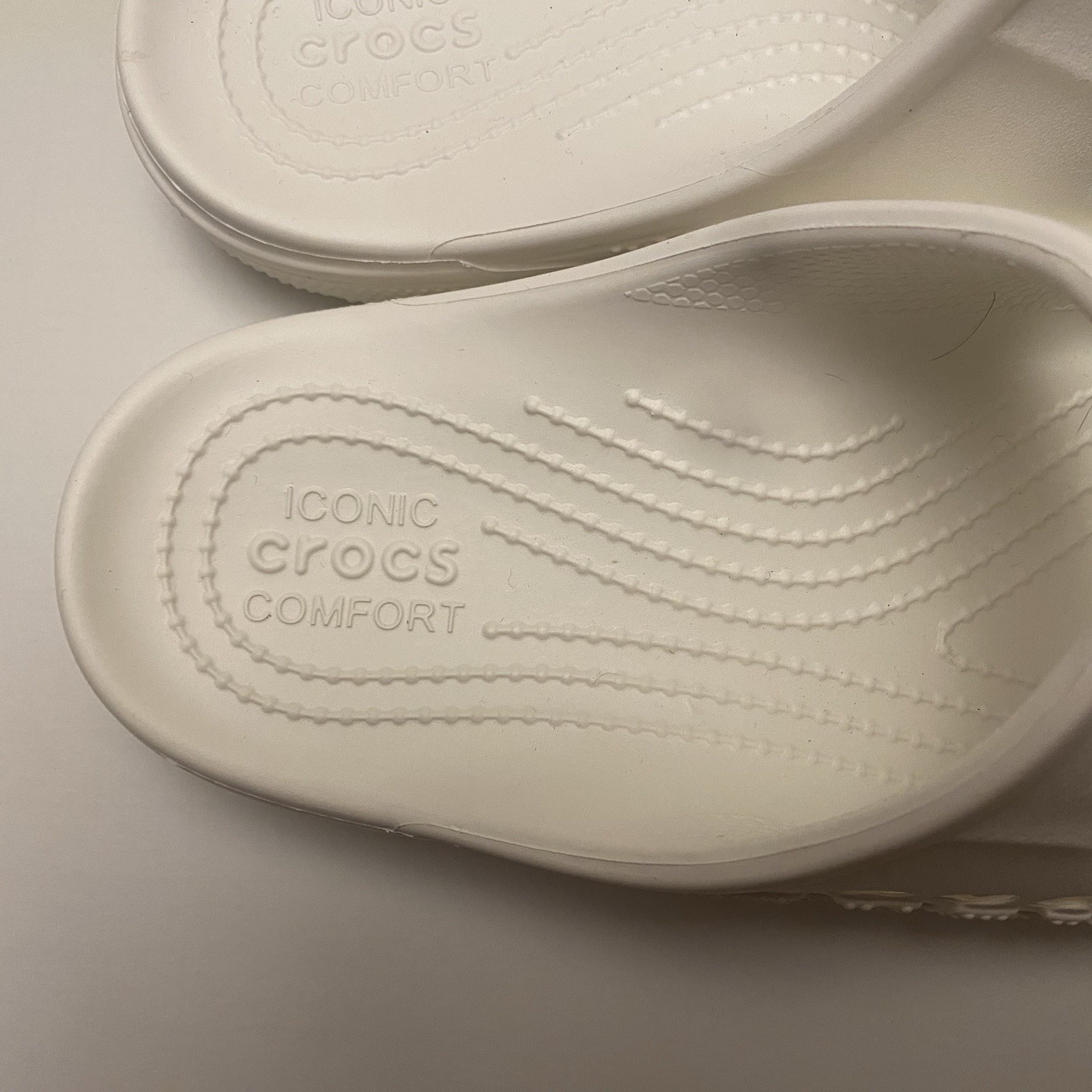 Crocs Unisex White Baya Slide Sandals. Men 7 / Women 9. NEW