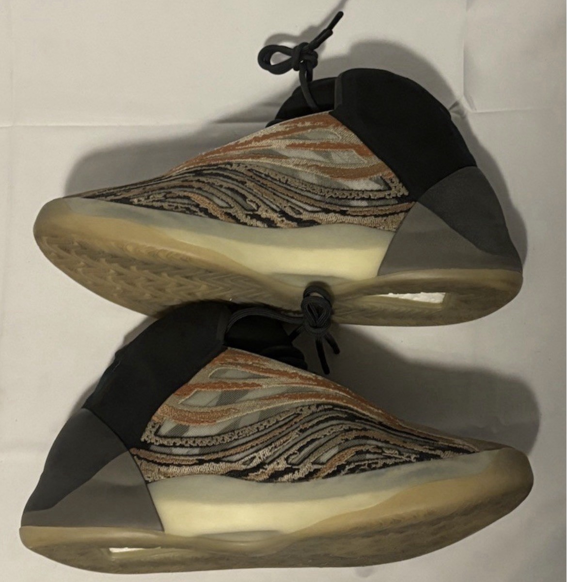 adidas Yeezy Quantum Flash Orange Mid Top Lace Up Sneaker GW5314 2021