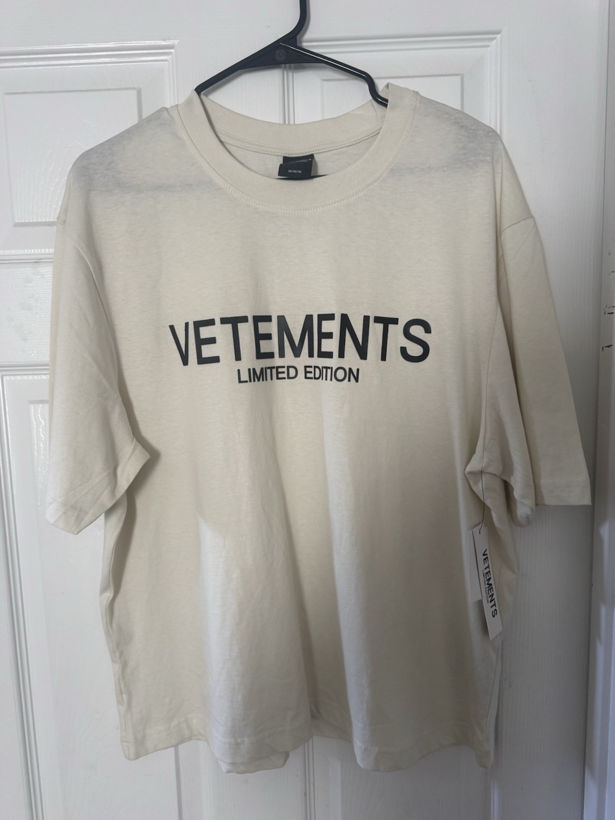 VETEMENTS Limited Edition Beige Logo Graphic Crew Neck Short Sleeve Tee M