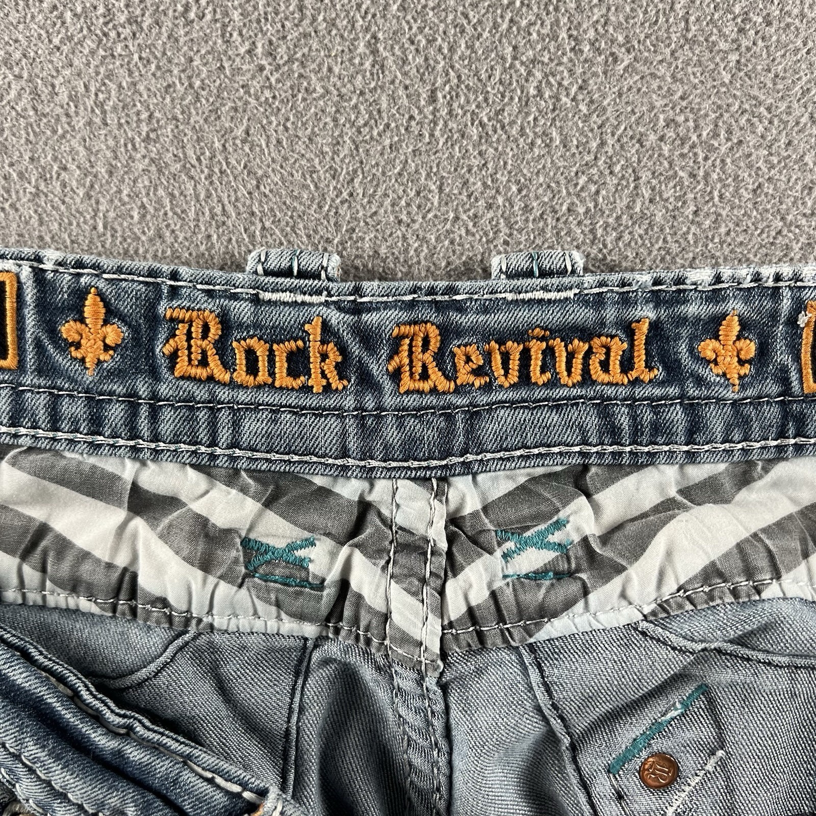 Rock Revival Feeney Jeans Mens 44×34 Light Wash Distressed Denim Relaxed Fit Y2K