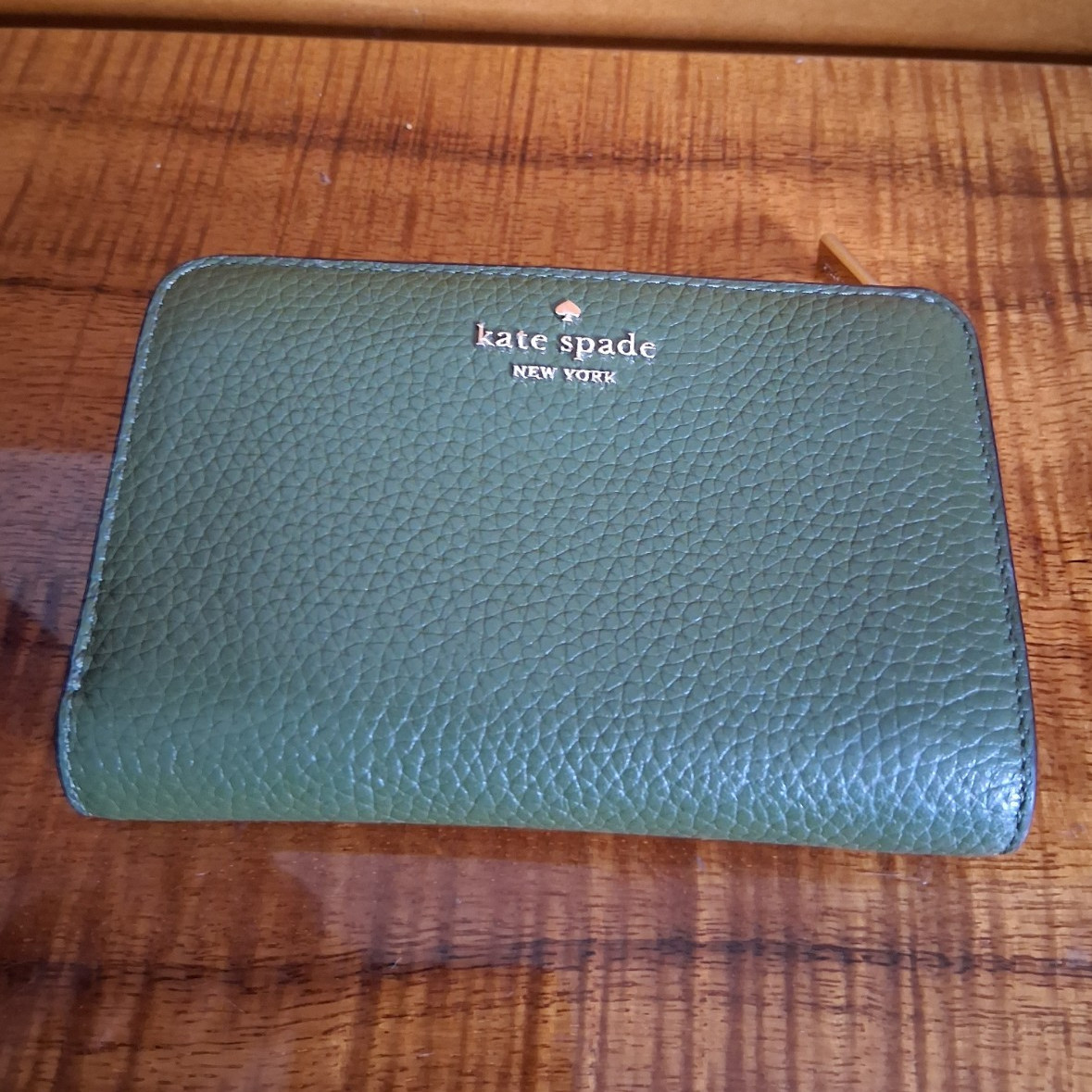 kate spade new york Green Solid Zip Wallet Credit Card Holder for Women