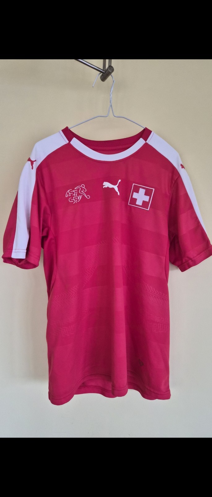 Puma Switzerland National Soccer Team Jersey Size L (fits like M)
