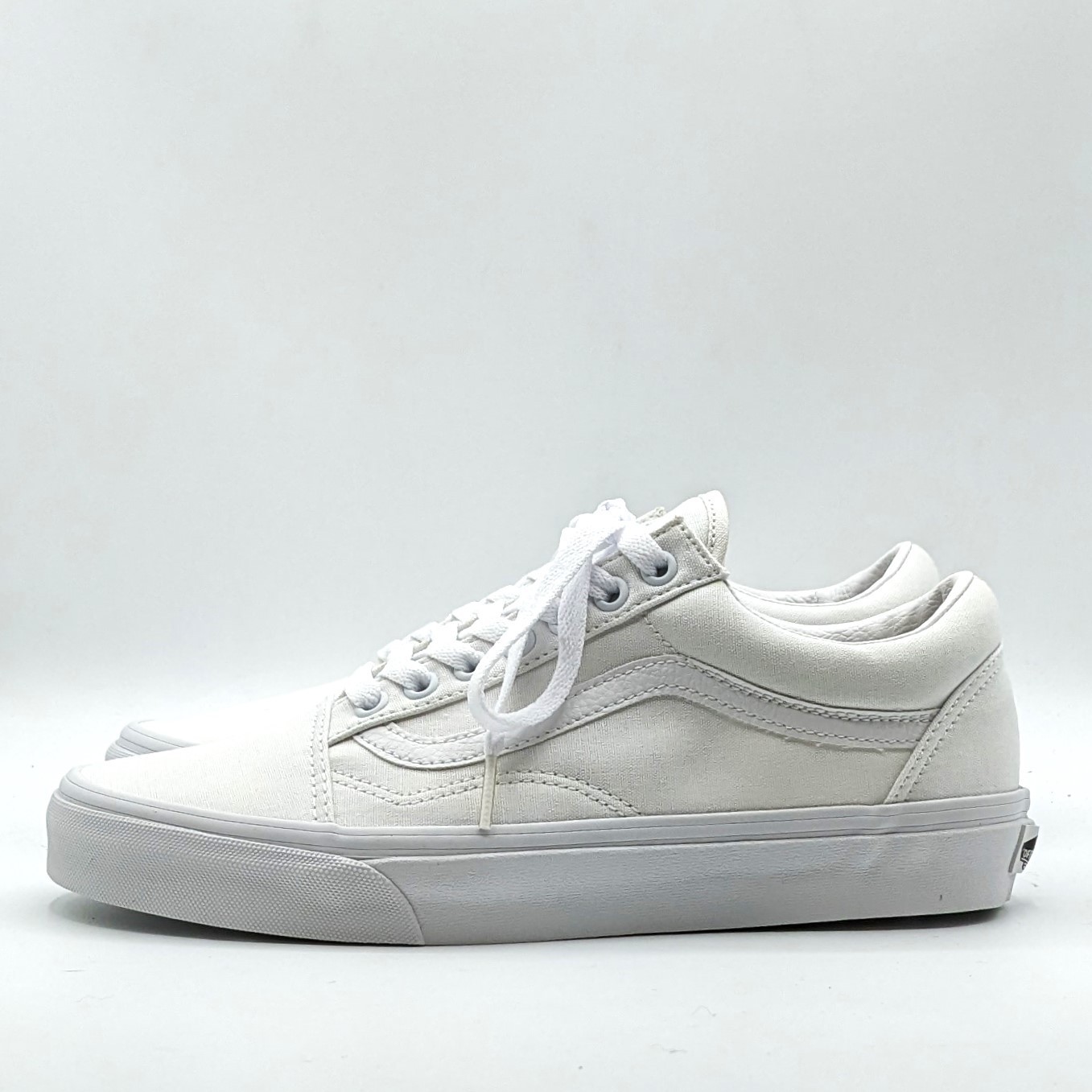 VANS “Old Skool Unisex Side Stripe Lace-Up” Sneaker (True White) Youth & Women’s