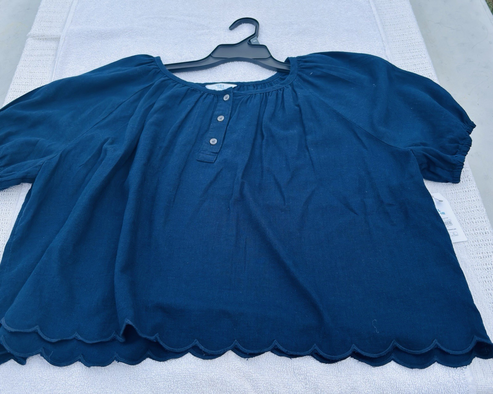 New Time and Tru Blue Linen Blend Scalloped Hem Blouse – Size XL (16-18)