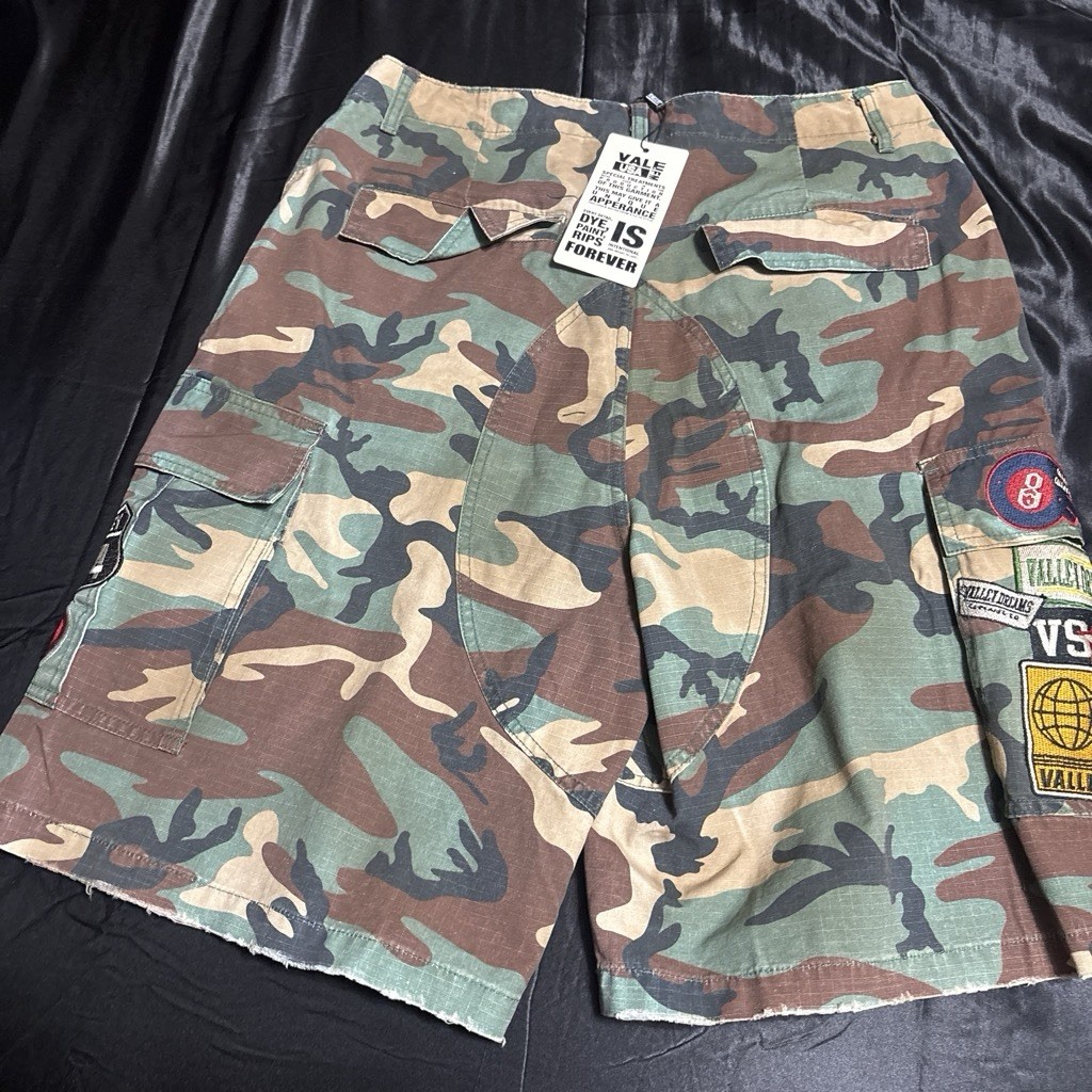 Vale forever Camo shorts
