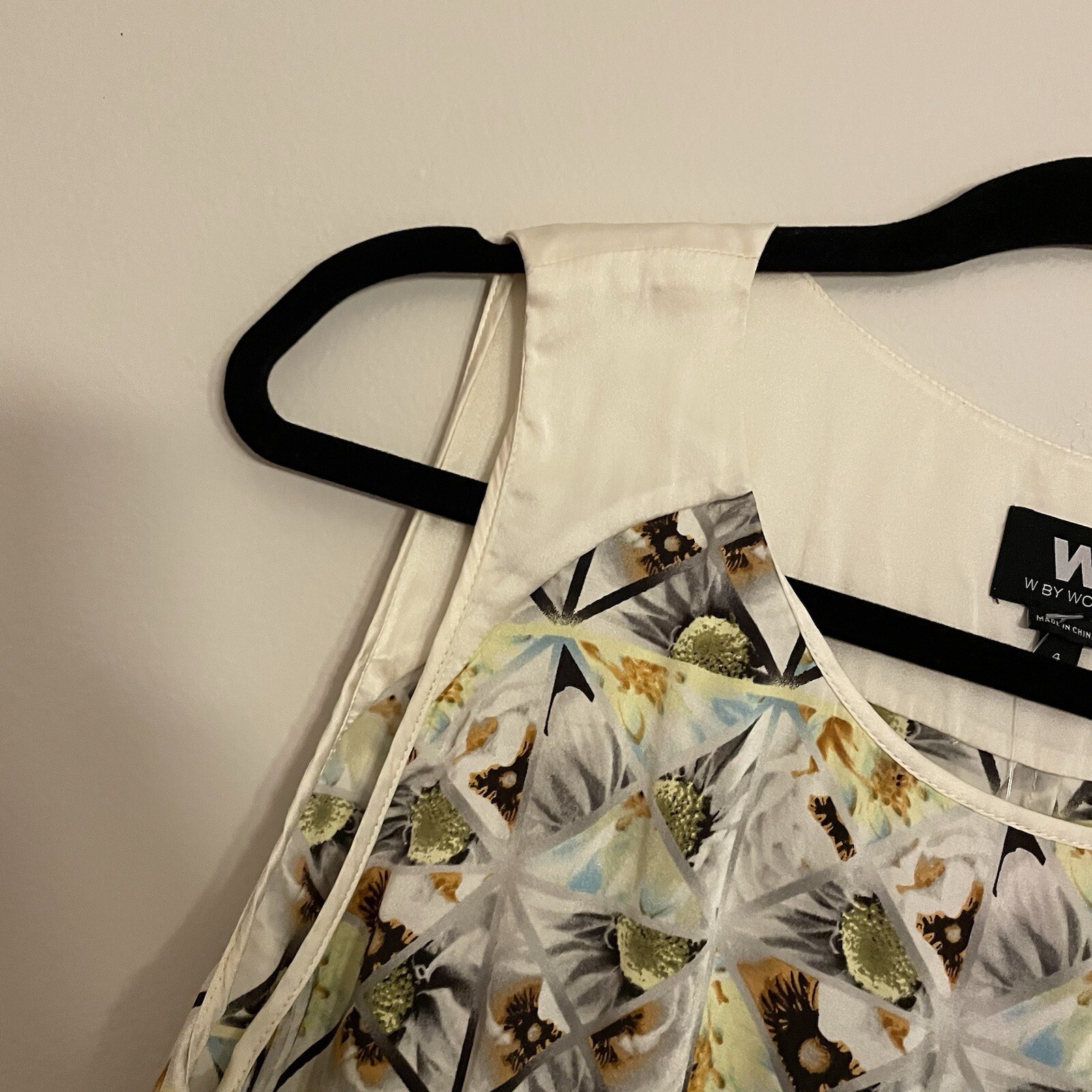 W By Worth Wmn 4 Ivory Multicolor Floral 100% Silk Tunic Length Sleeveless Top