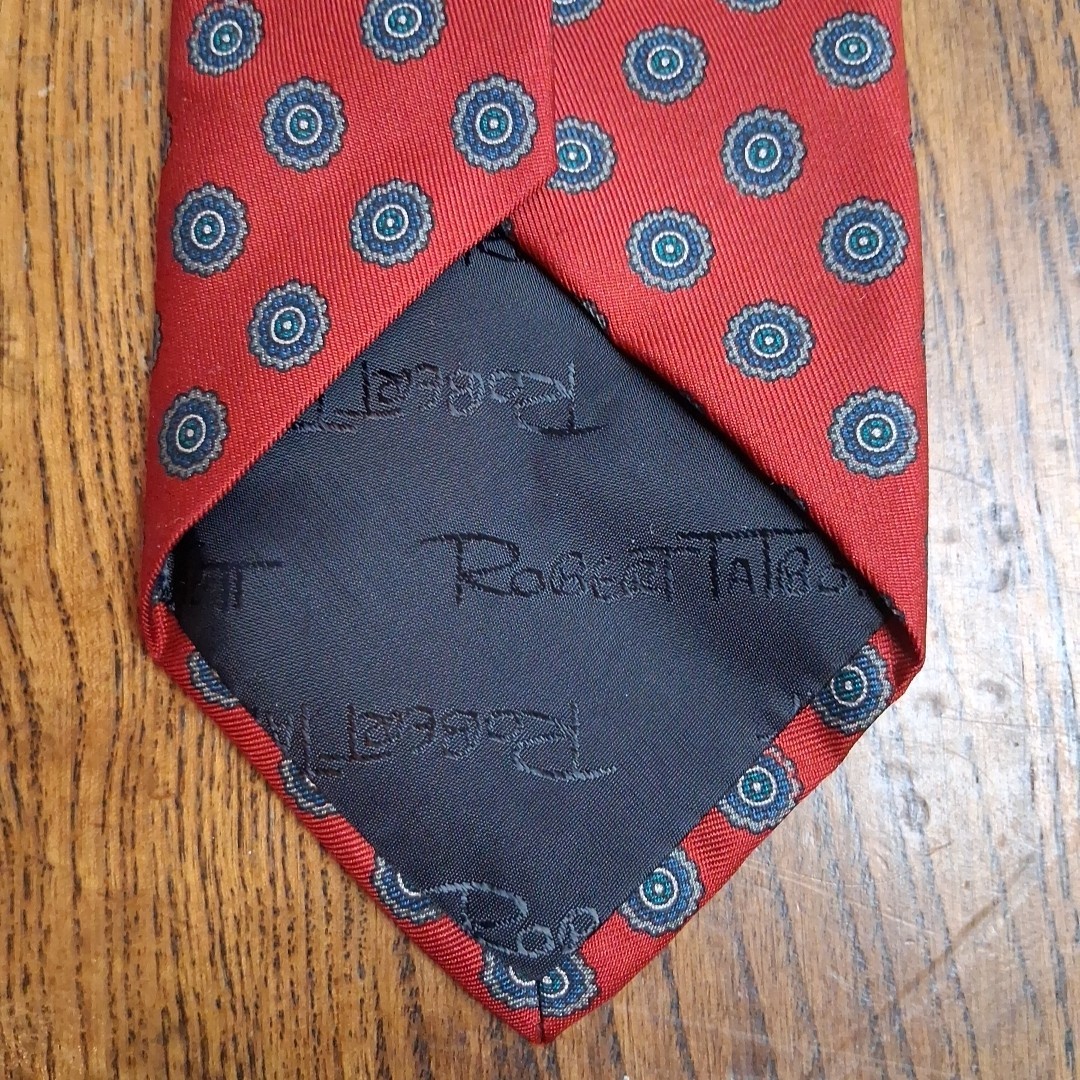 Robert Talbott Silk Tie Red Medallion Foulard Hand Sewn England USA 3.25 in Wide