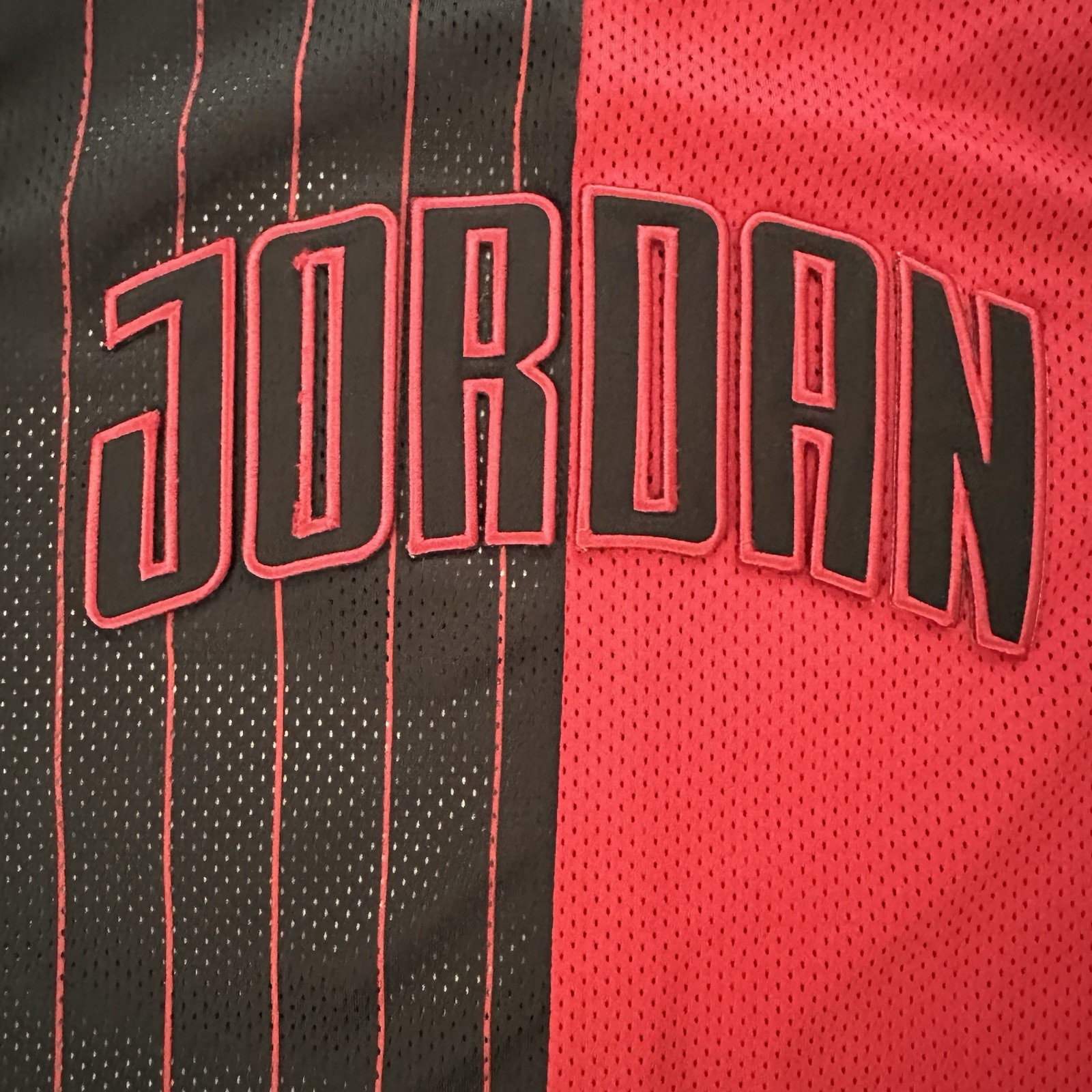 Jordan Play Off Game Grade School Jersey Med Black/Gym Red) Small