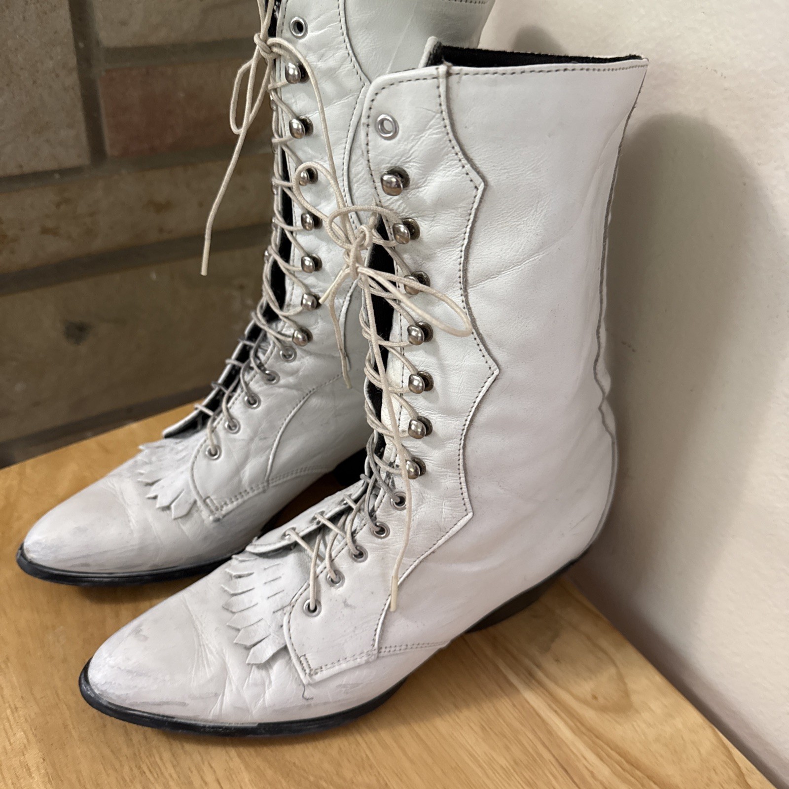 1980’s Loredo Leather White Victorian Style Prairie Boots Speed Lace Pointed 6.5