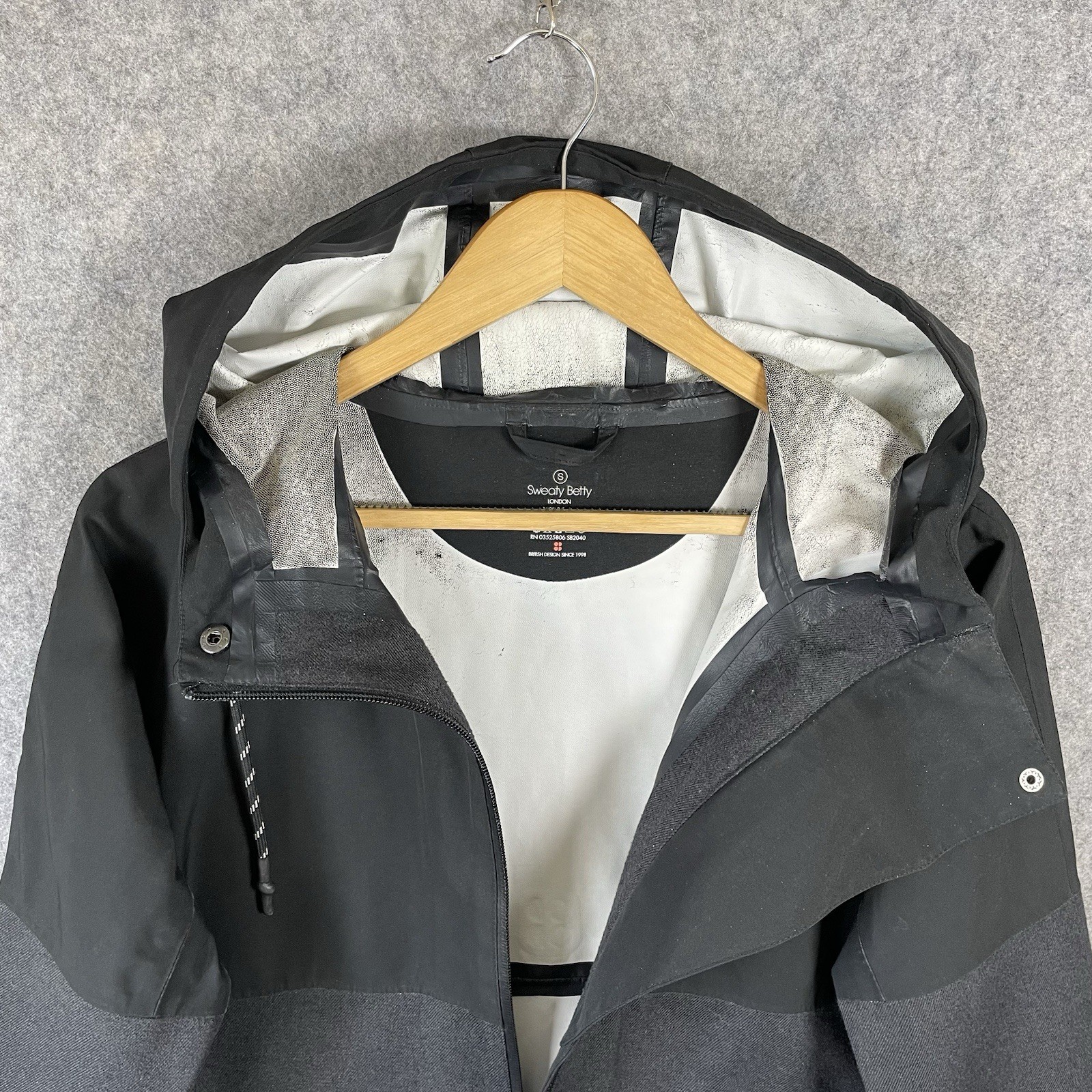 Sweaty Betty Waterproof Raincoat Womens Small Black Grey London Outdoor Coat *