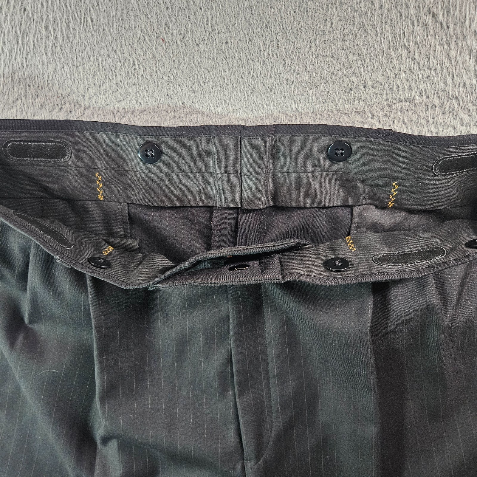 Hart Schaffner & Marx 42L 2PC Suit Blazer Men Pants 36 x 33 Gold Trumpeter Gray