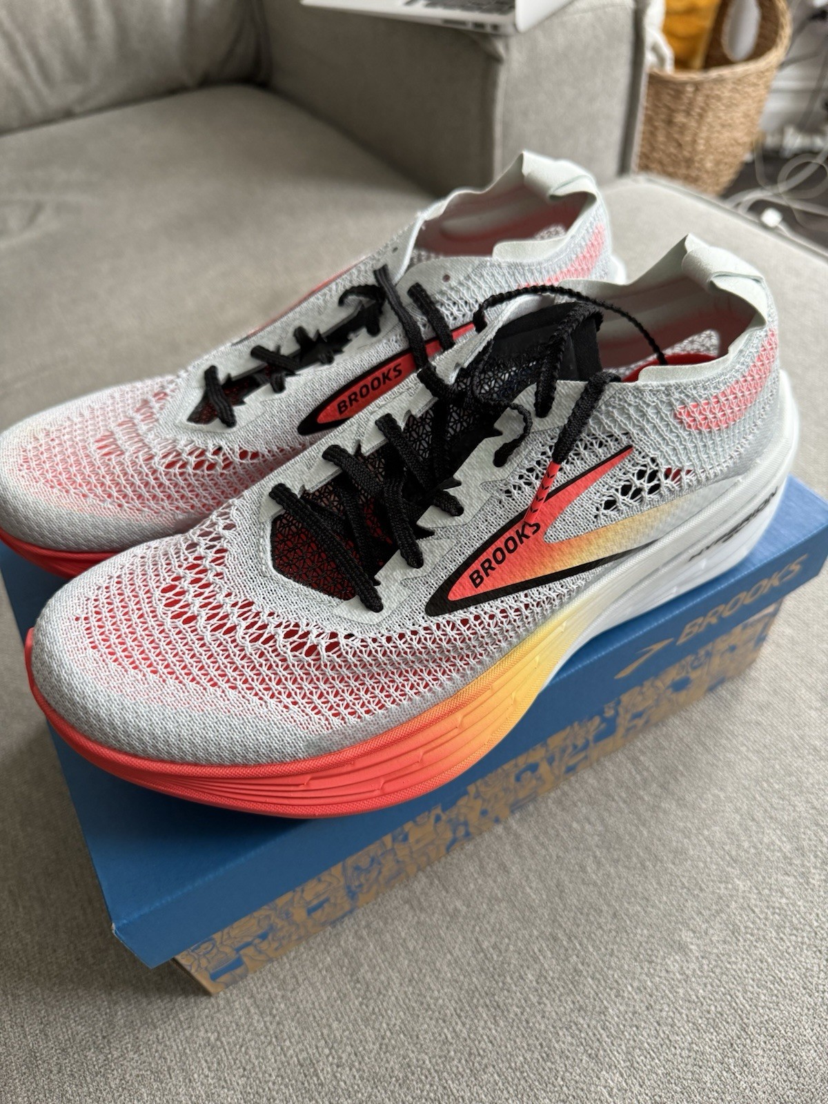 Brooks Hyperion Elite 4 Illusion Blue Coral Orange Men’s Size 8.5 NEW❗️