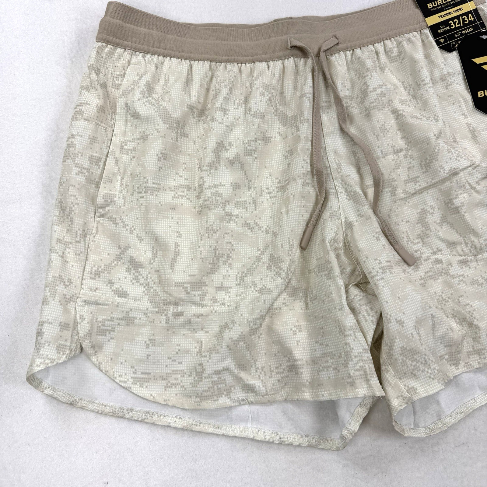 NWT Mens Burlebo Training Shorts Digi Camo Ivory Performance Stretch Size Med
