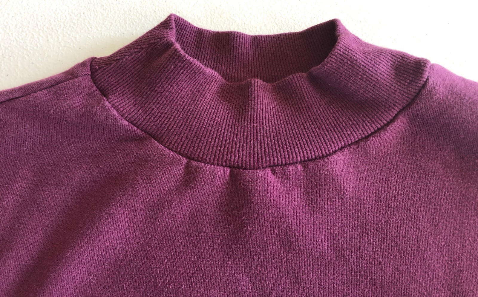 vtg Champion Mock Neck Sweatshirt Sz S Dark Magenta Cotton Blend Crop LOGO