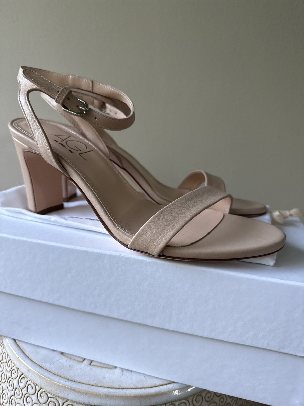 AGL Bernadette In Ghibli Size 39 US 8.5 Leather Sandals Heels NIB Dustbag