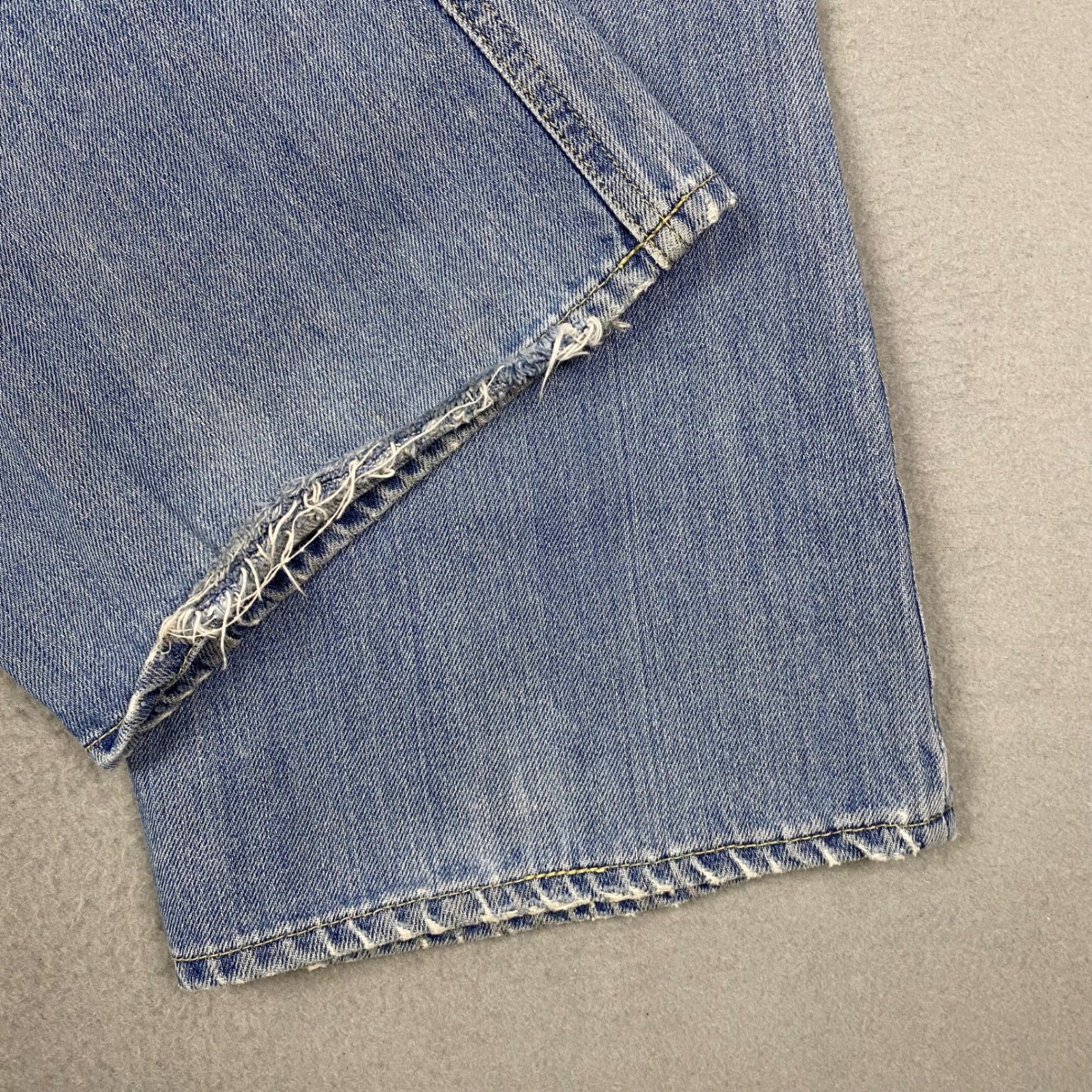Old Navy Just Below Waist Boot-Cut Medium Wash Denim Jeans Womens 12 Long Y2K