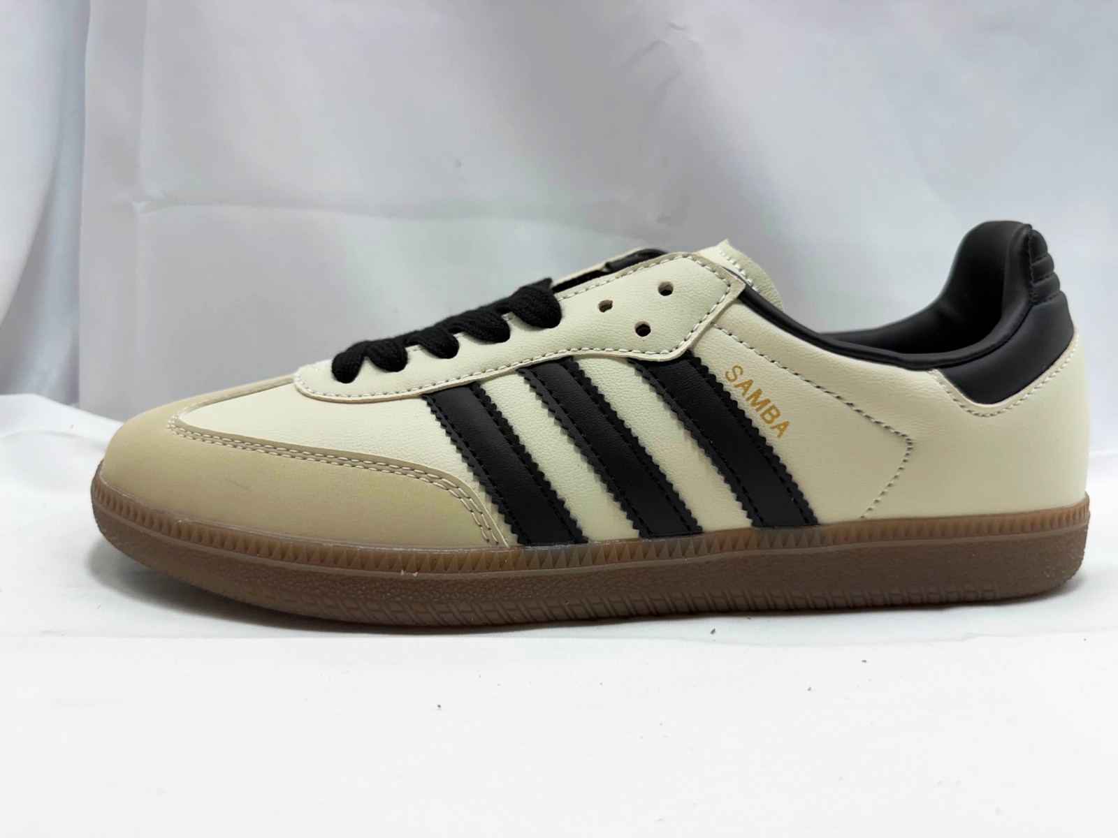 Adidas Samba Vegan – Cream/Black/Gum – Unisex 10 – ID0478