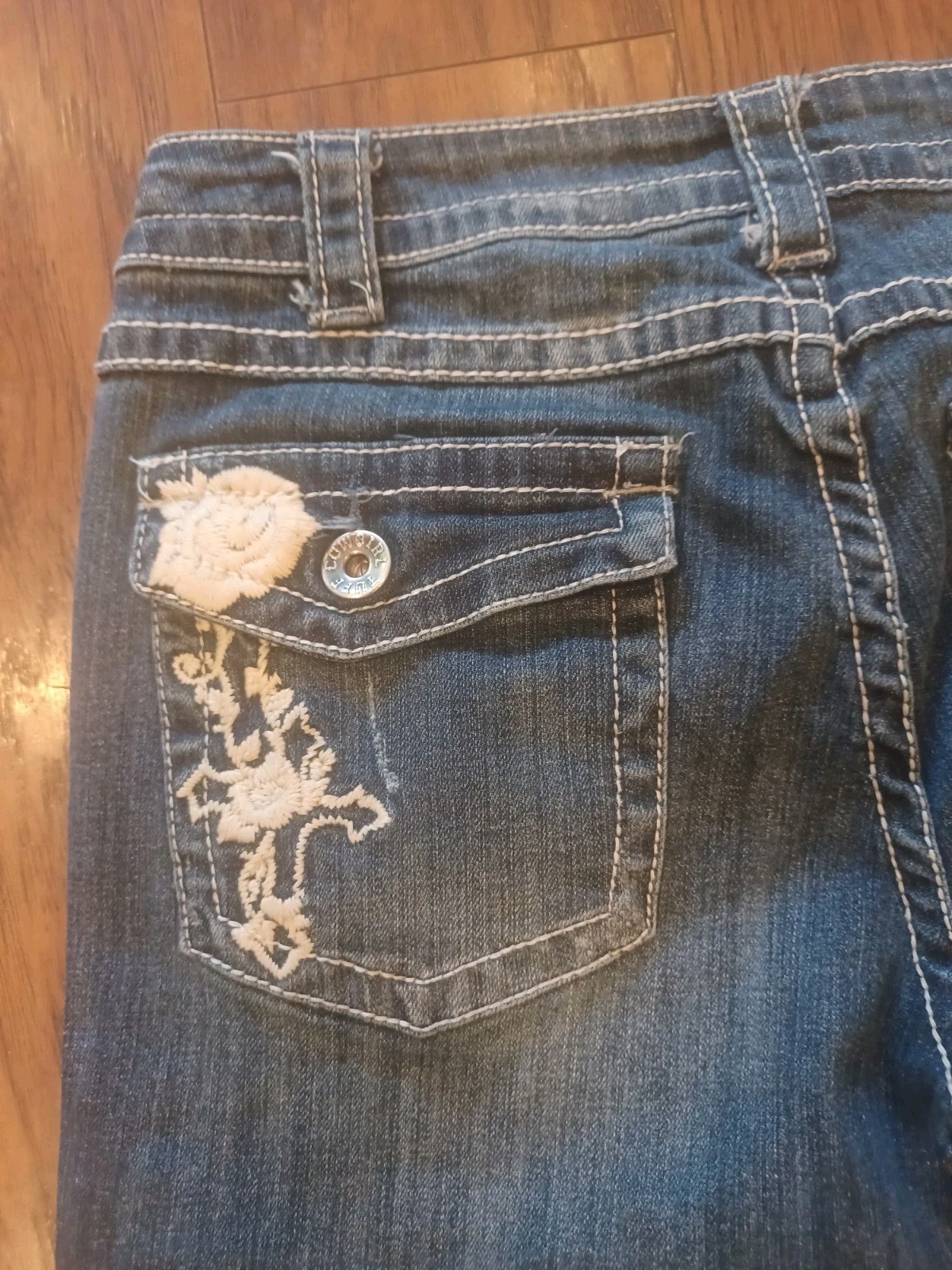 🤍🌹✝️🤍COWGIRL TUFF ROSES & TRUTH BOOTCUT JEANS 28×36