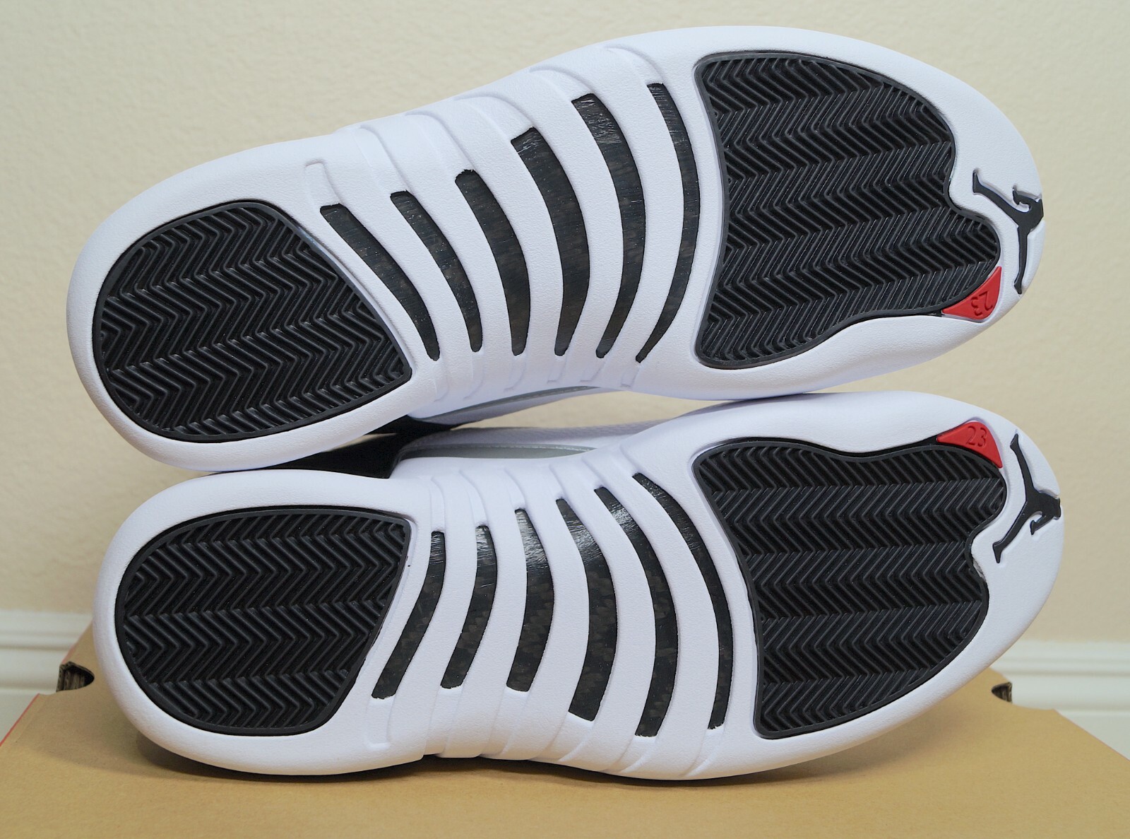 Air Jordan 12 Retro Playoffs CT8013-006