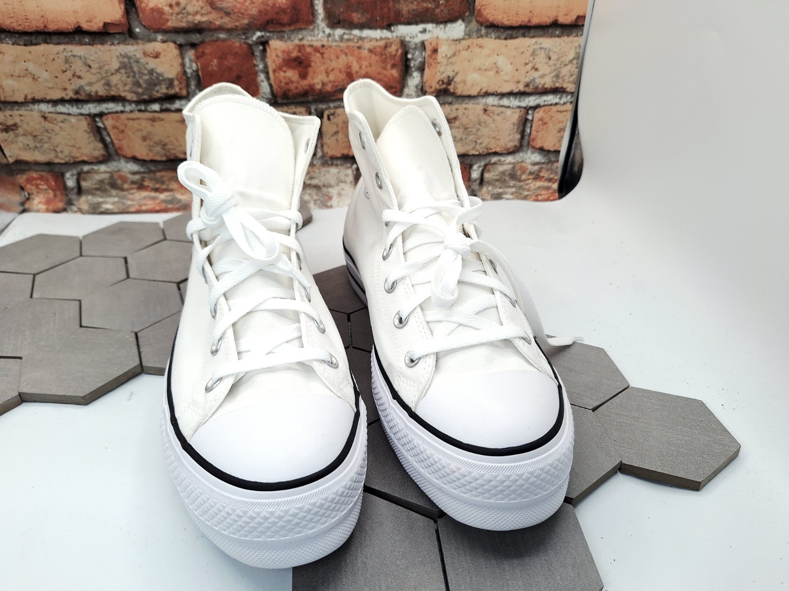 Converse CTAS Hi 1.5in Platform Lift OX White Black Men’s Sz 11 Canvas Sneakers