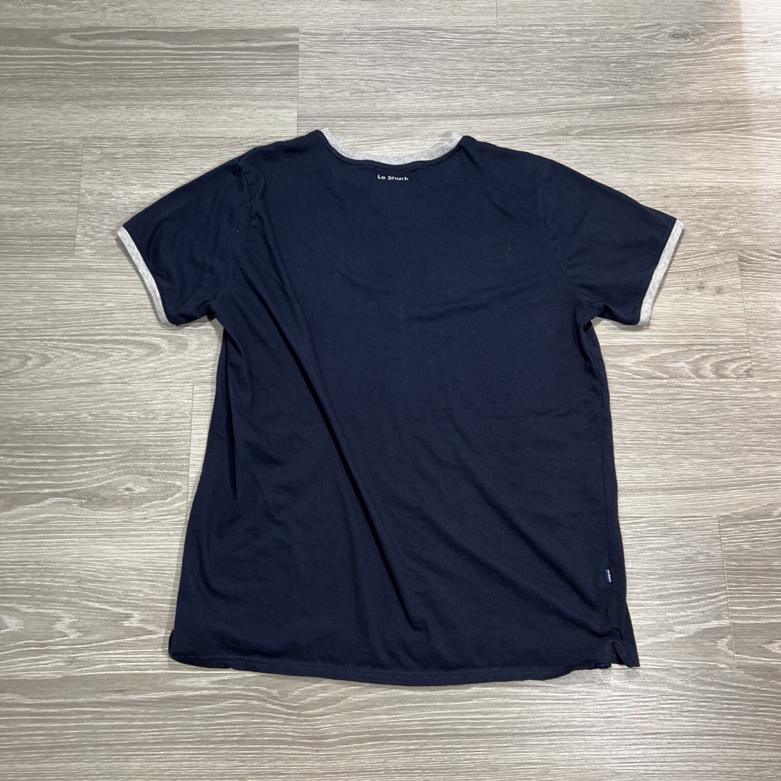 Le Shark T-Shirt Men’s 2XL Blue Gray Trim Chasing the Dream Lightweight Crewneck