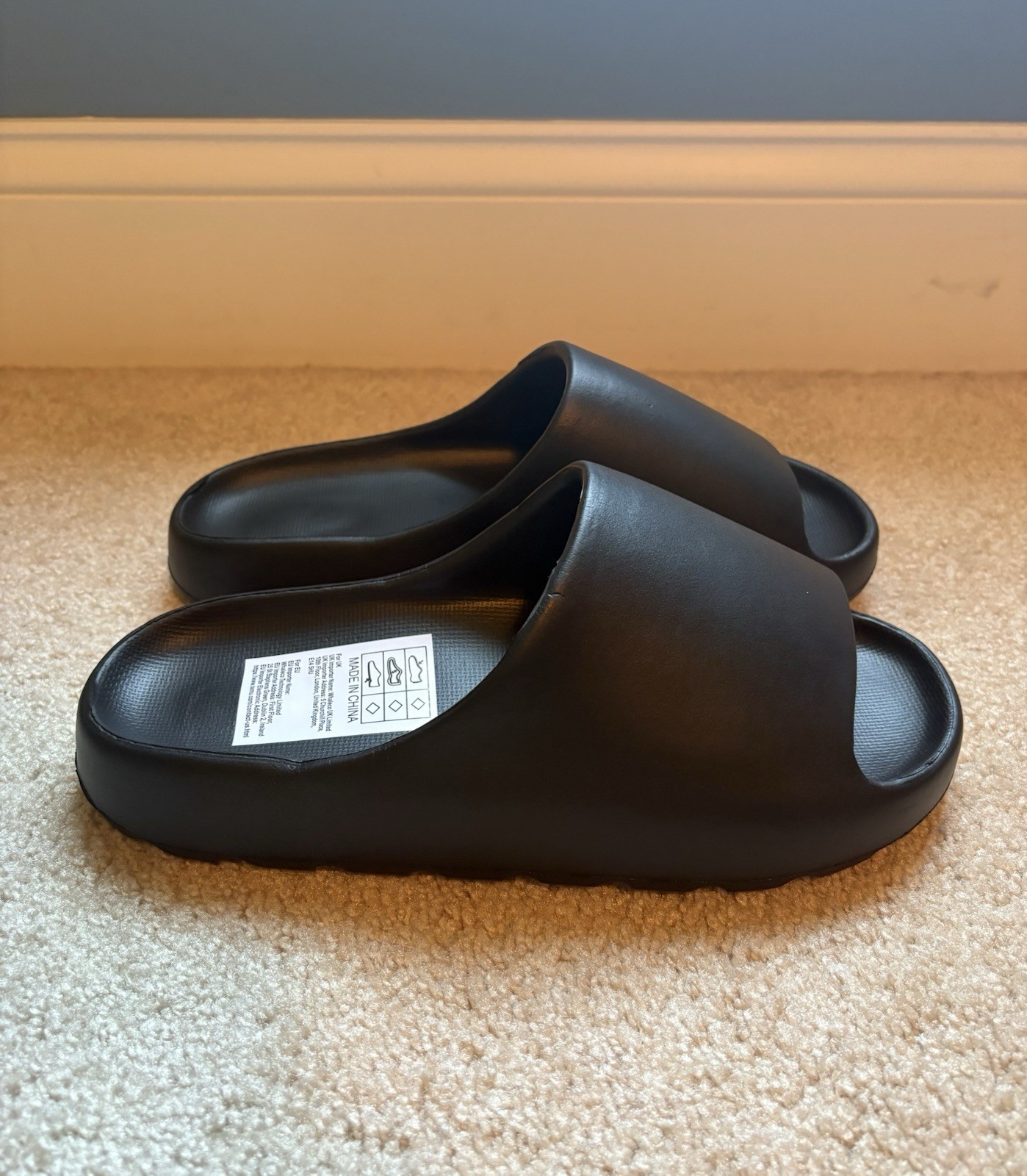 Men’s Black Slip-On Slide Sandals Open Toe Solid Foam Upper US 7.5 EU 40-41
