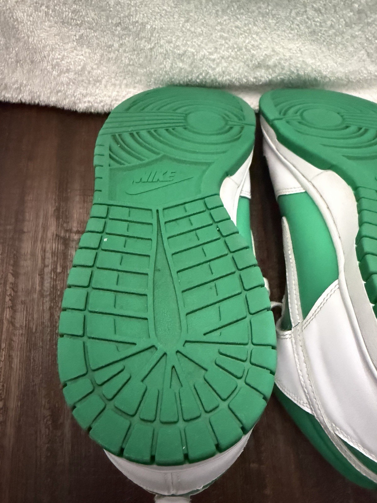 Size 10 – Nike Dunk High White Stadium Green