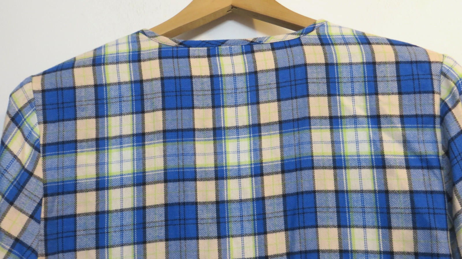 Daily Thread Shirt Womens Medium Blue Multicolor Plaid Button Up Preppy Hipster