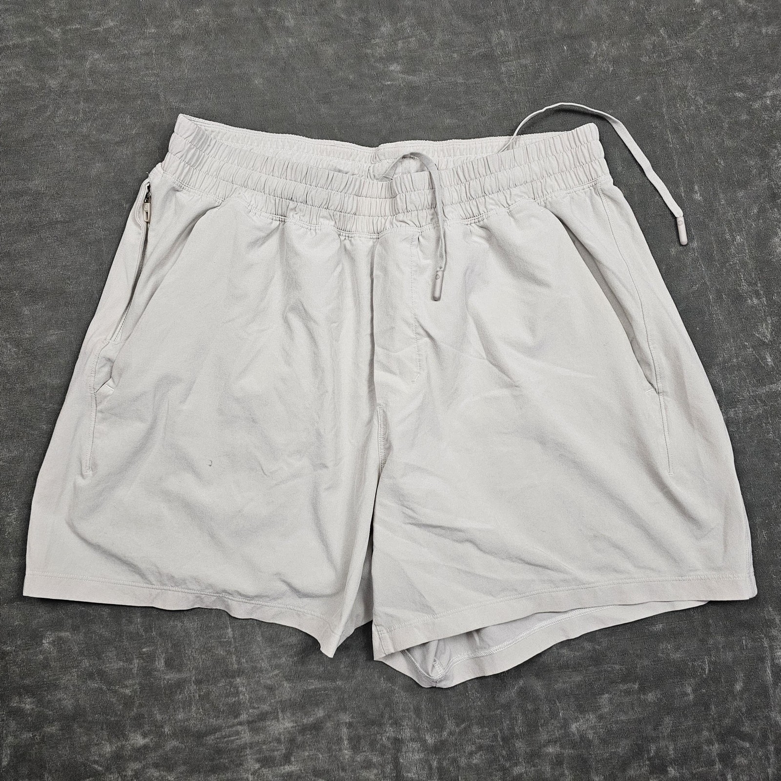 Lululemon Shorts Mens Large Cream 6in Inseam Unlined Running Pace Breaker Gym