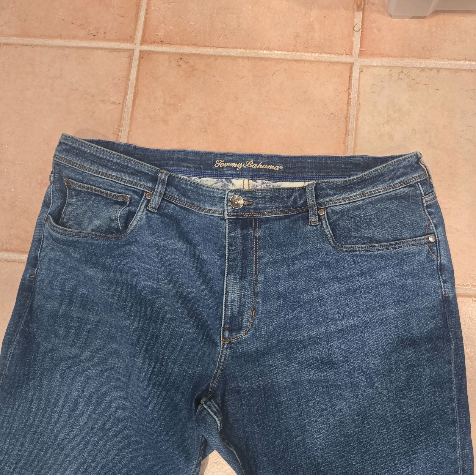 Tommy Bahama Men’s Classic Fit Jeans 42×30 Indigo Wash