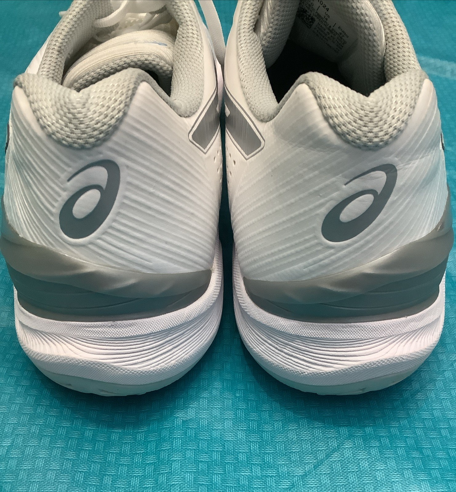 ASICS Sky Elite FF 1052A024 White Silver Volleyball Shoes Athletic Rare Men’s 14
