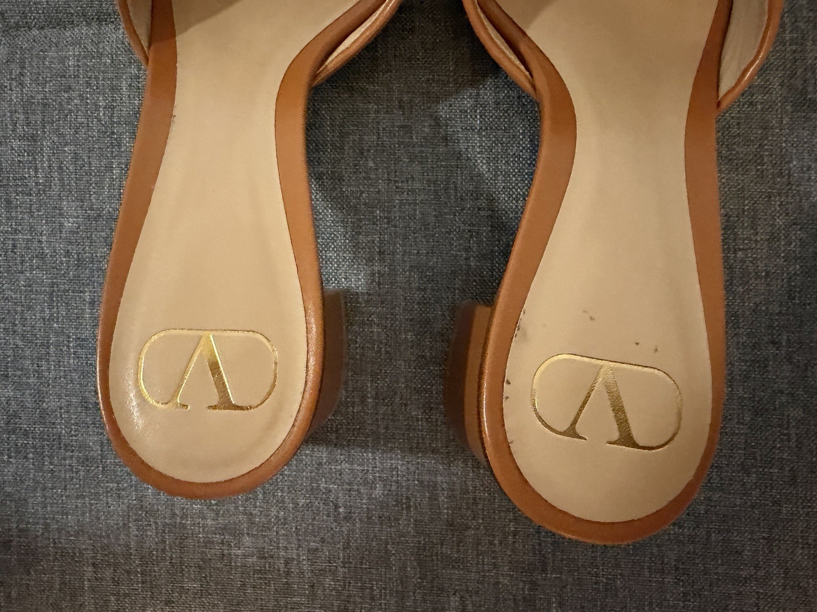 VALENTINO GARAVANI VLogo Raffia Leather Block Heel Mules Slides Size 40