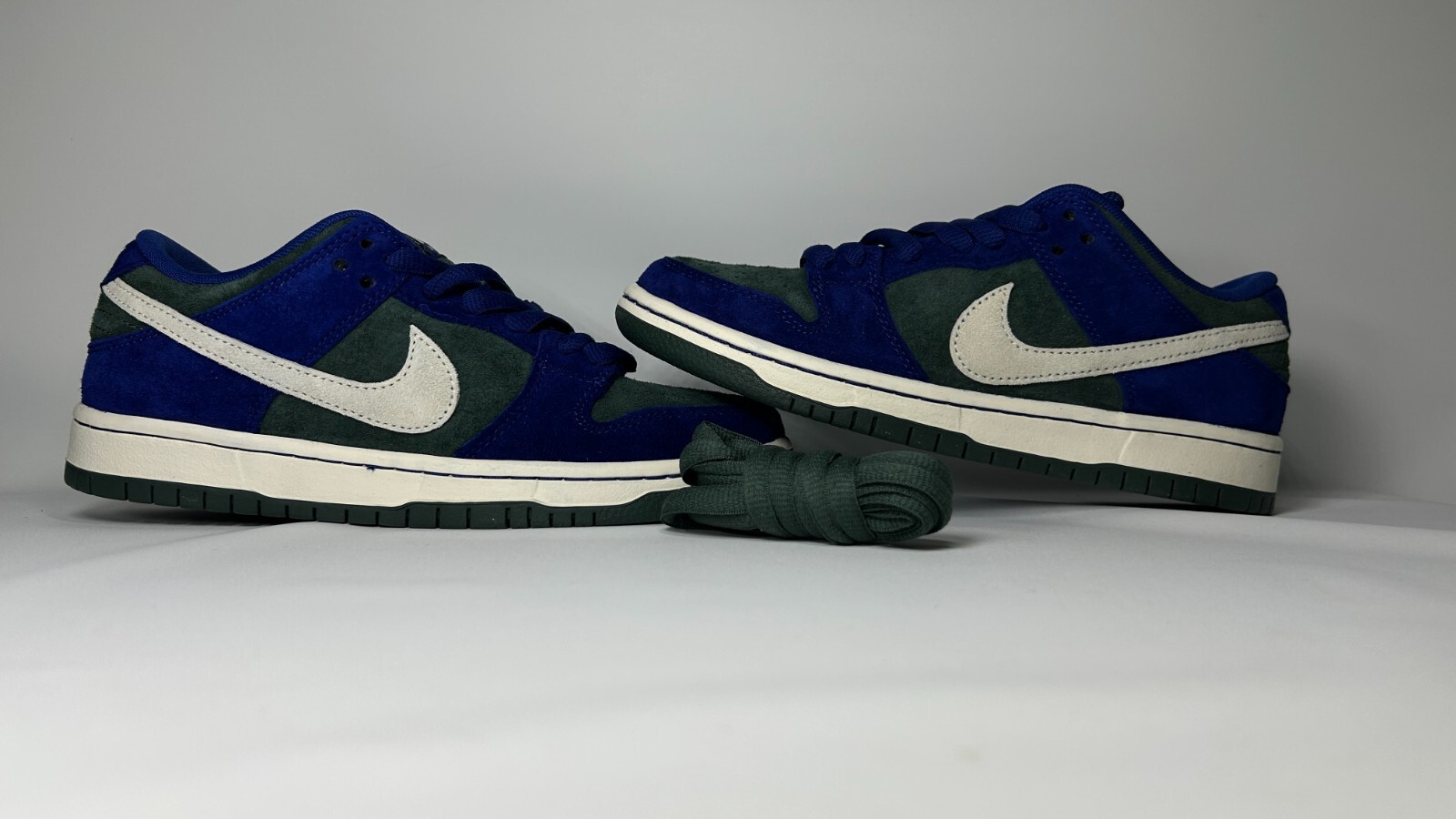 [TARIFF-FREE] Nike SB Dunk Low Royal Blue Mens Size 6 Vintage Green HF3704-400