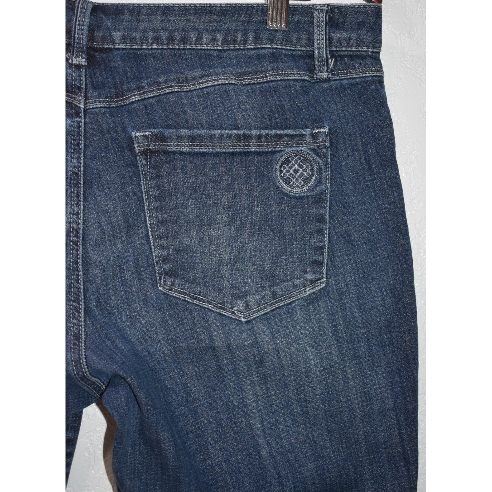 Laurie Felt Los Angeles Classic Weekender Crop Jeans Blue Denim 10 A367030