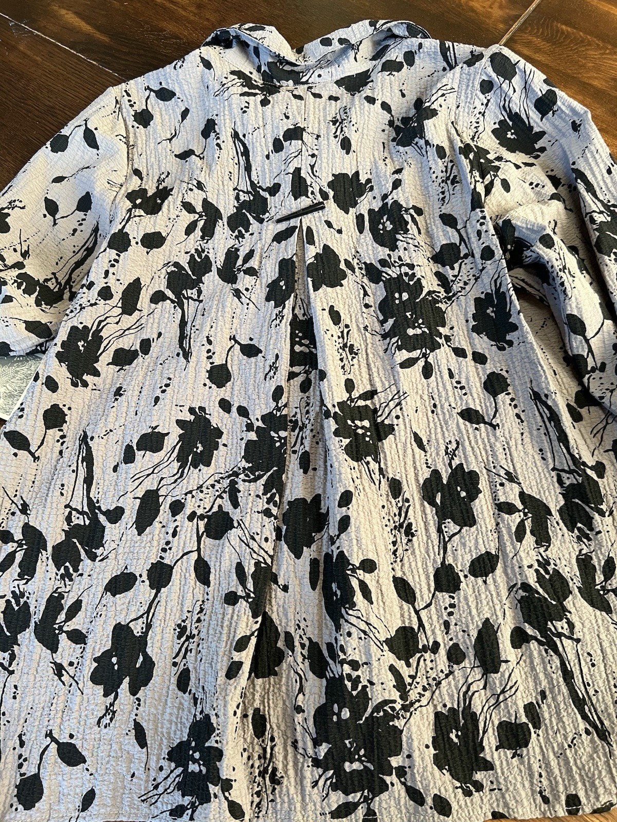 Habitat NWT Floral Blouse Shirt Women’s M Funky Button Up Taupe Black Textured
