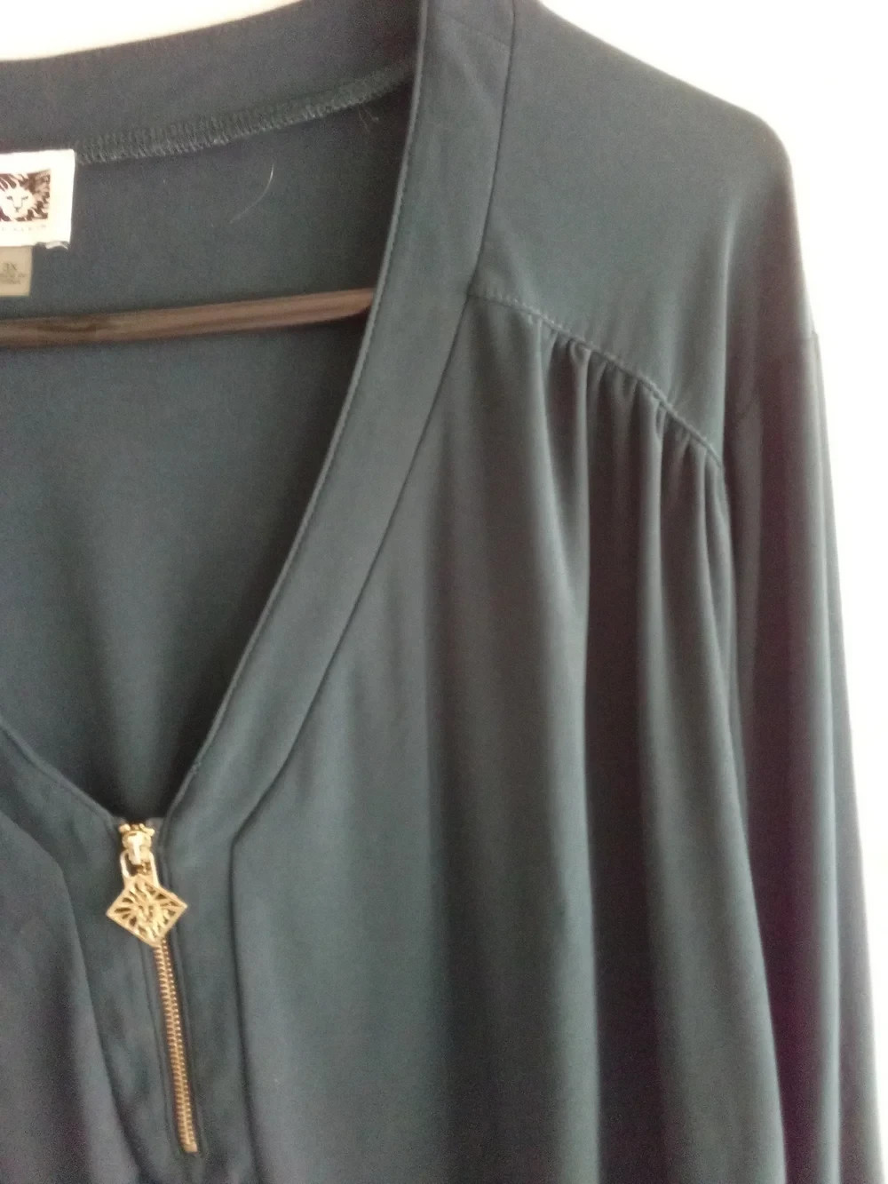 Plus Sz3X Anne Klein Teal V-Neck Long Sleeve Top with Gold Zip Pull