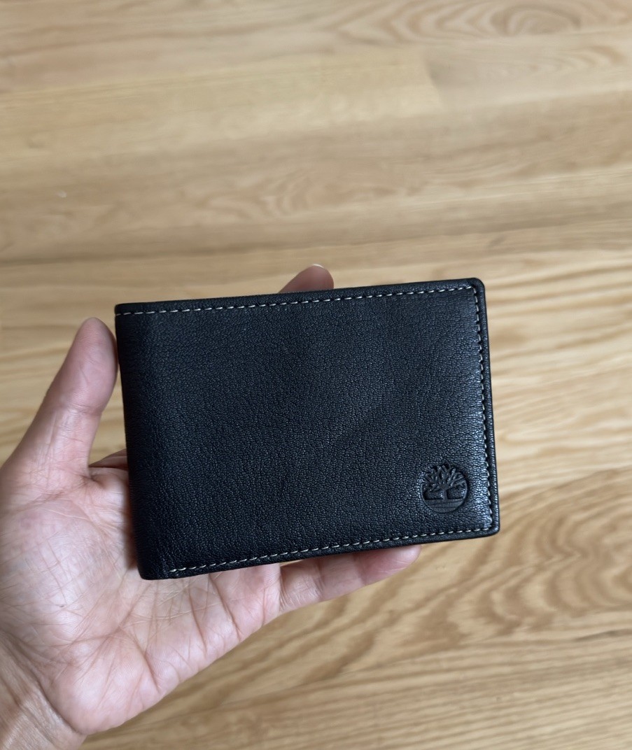 Timberland Black Bifold Men’s Wallet with Logo Accent, Credit Card Slots