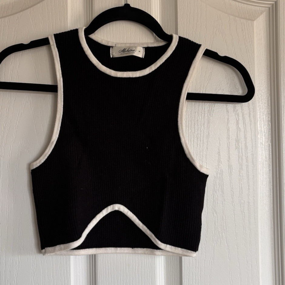 Mahina Black White Ribbed Knit Trim Crew Neck Cropped Tank Top Women S