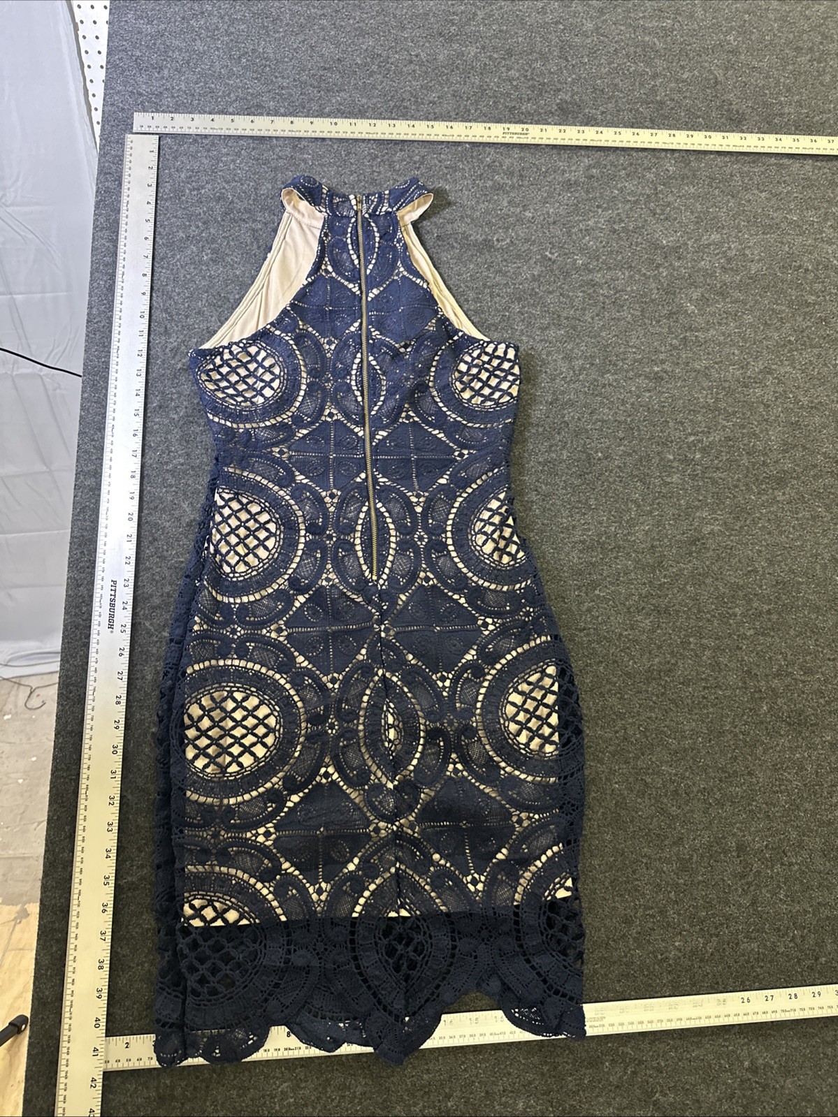 Boohoo Blue Sleeveless Lines Floral Cut Out Dress Woman’s Size 6 Crochet