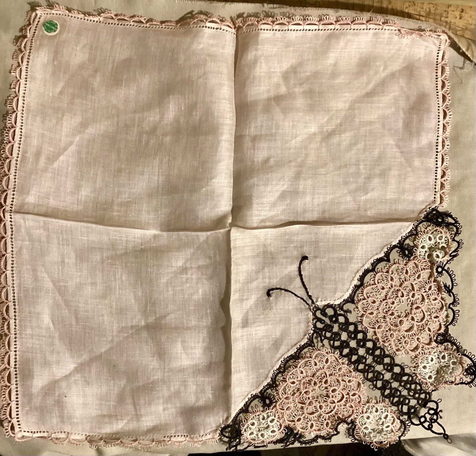 Tatted Big BUTTERFLY Linen Hankie PINK + BLACK Unused 1950’s