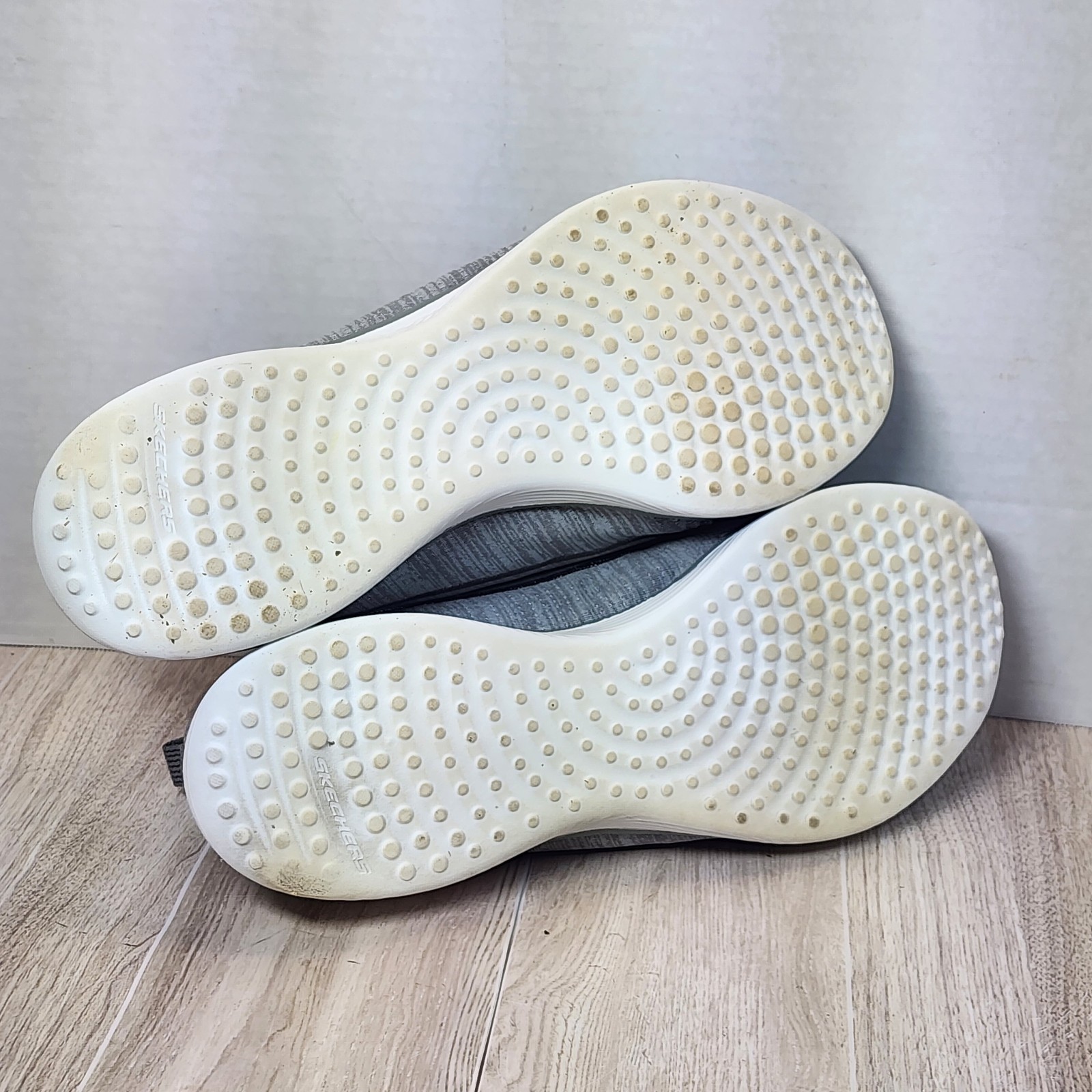 Skechers Microburst 2.0 Slip On Topnotch Womens Size 8 Gray Memory Foam