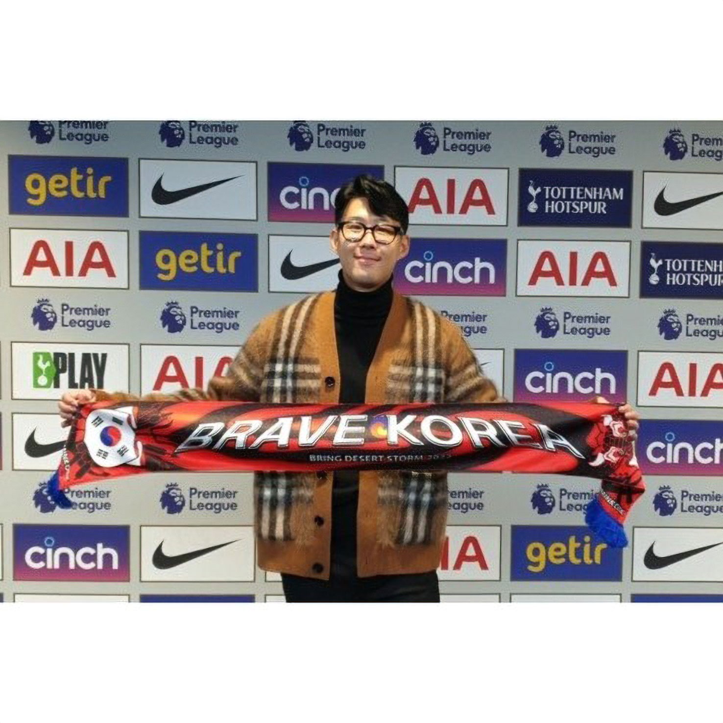 Korea Red Devils Scarf. Korean Son Heung min Support Soccer Scarf.