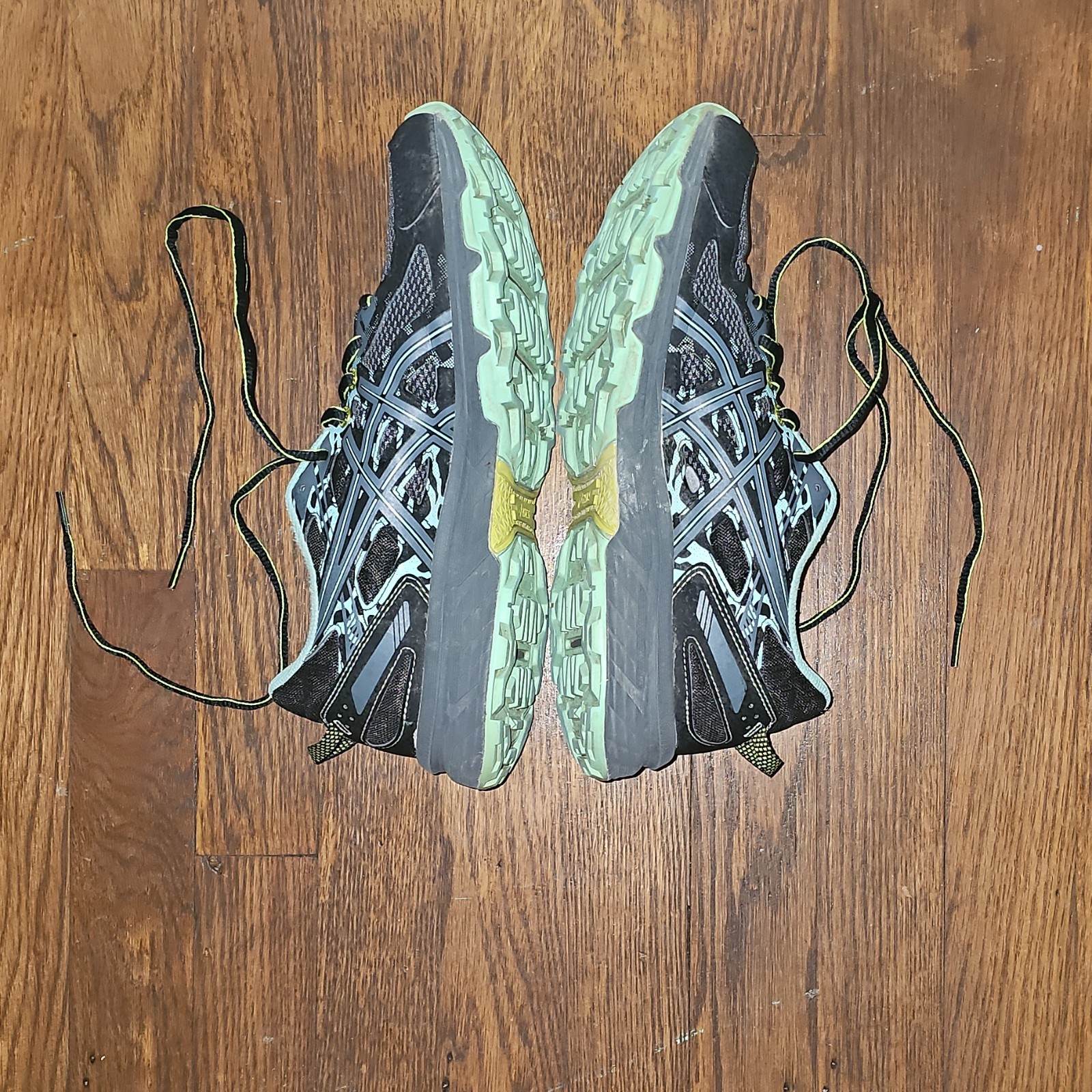 ASICS Gel Venture T7G6N Men’s Sneaker Black Gray Synthetic Fiber Rubber Sole