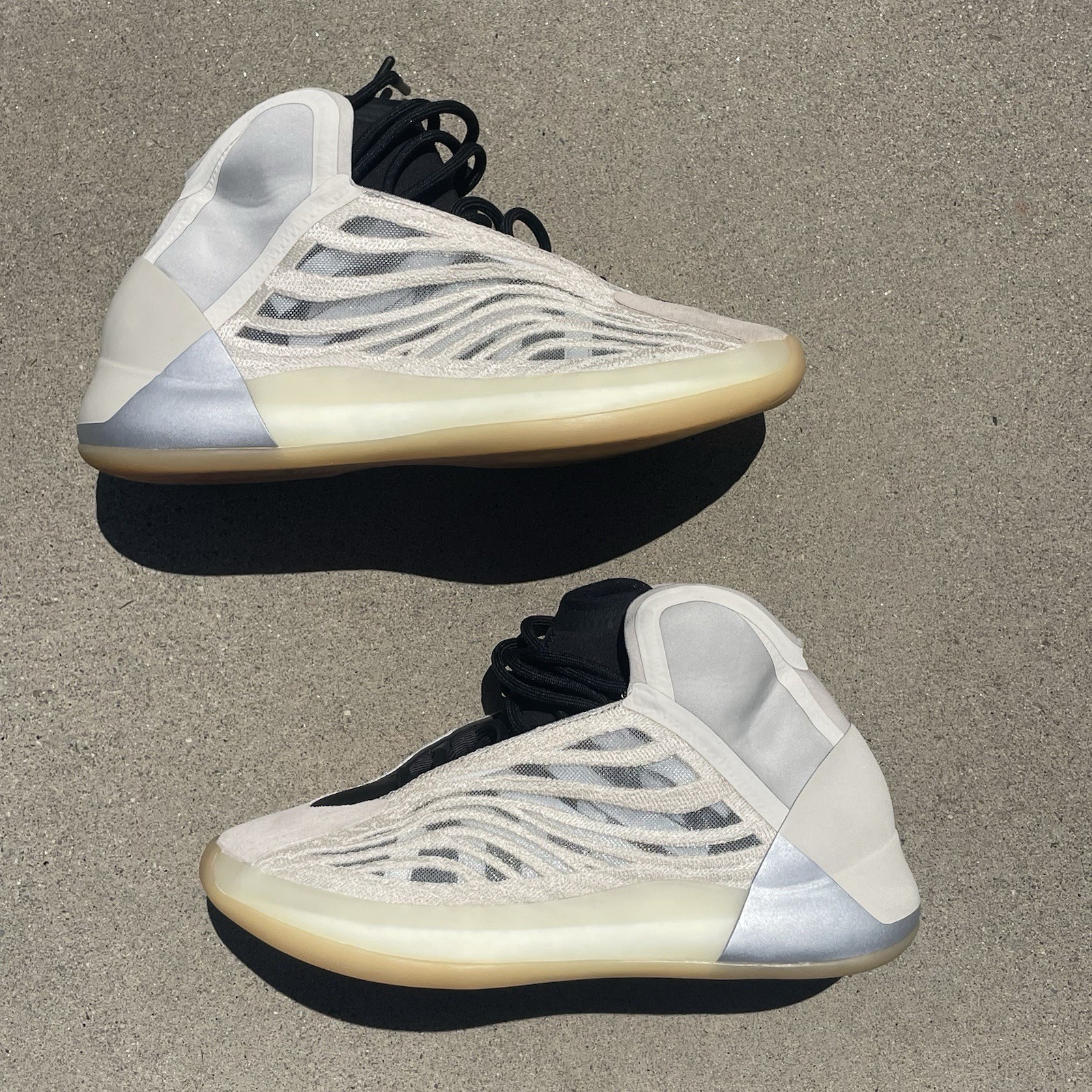 Adidas US 9 Men’s Mist Slate Beige Black Lifestyle Yeezy QNTM HQ2085