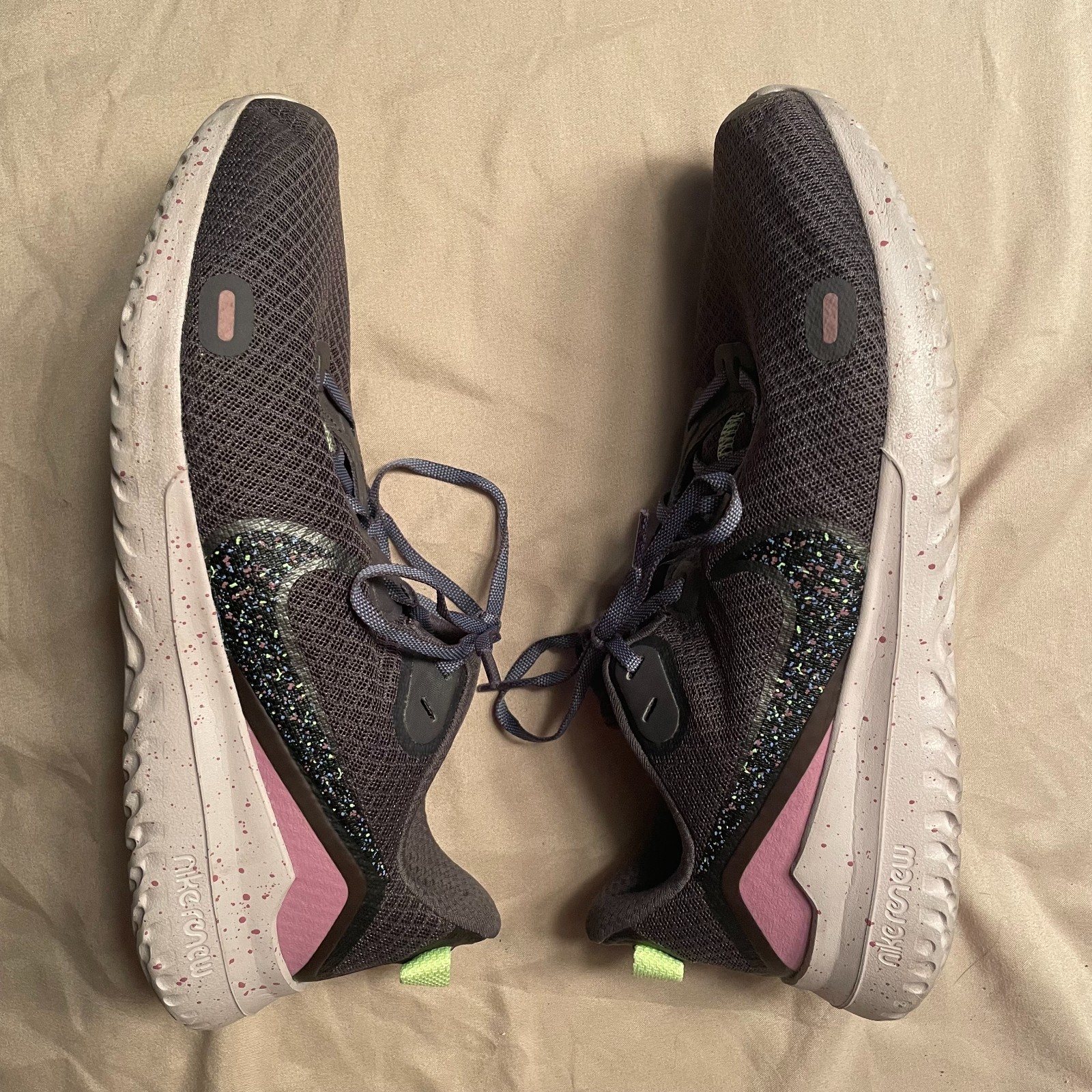 Nike Renew Run Shoes Womens 8.5 Grey Synthetic Mesh Running Style CD0339-001